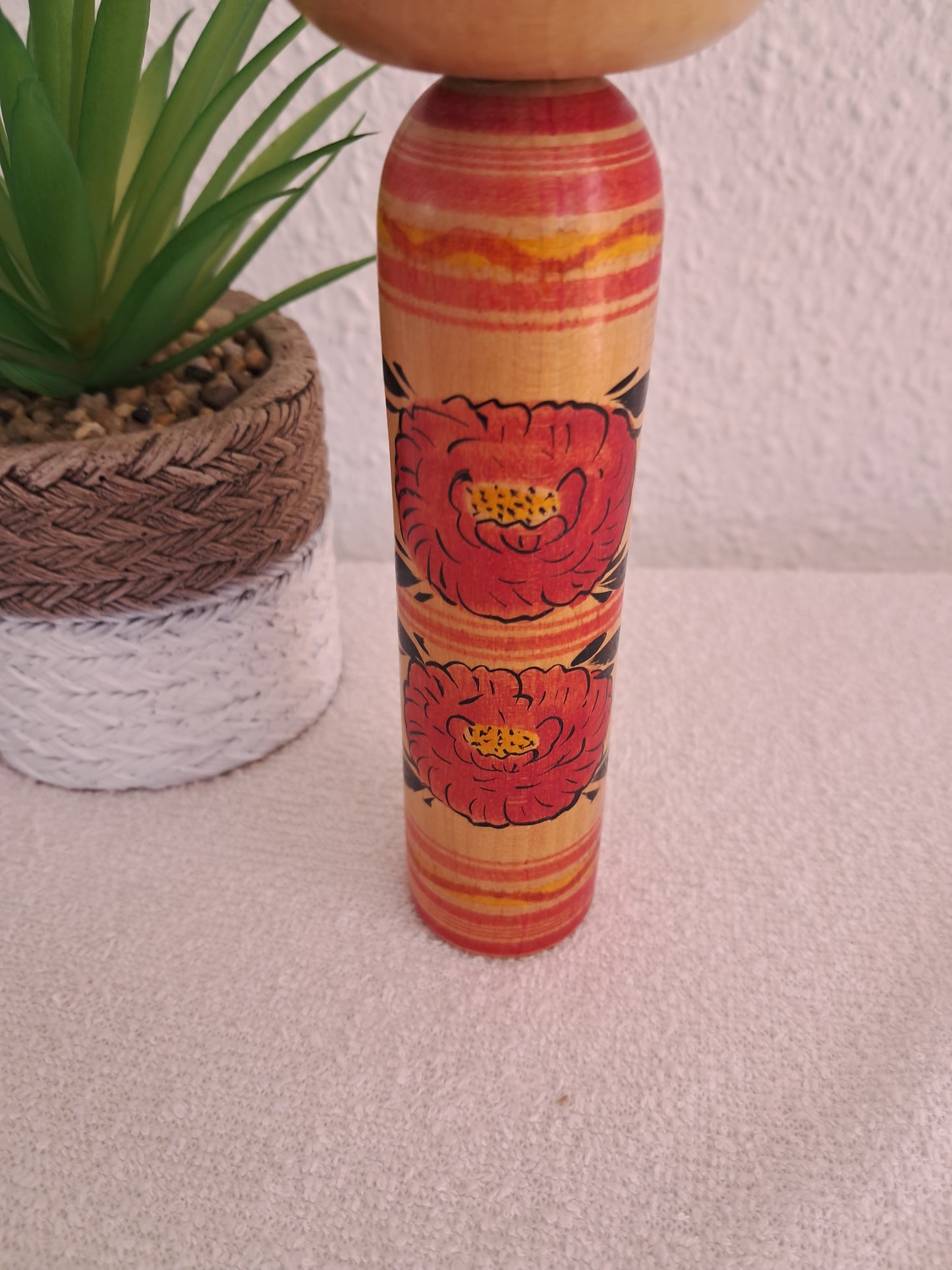 Vintage Togatta kokeshi by female artisan Sato Ryoko (1939~)