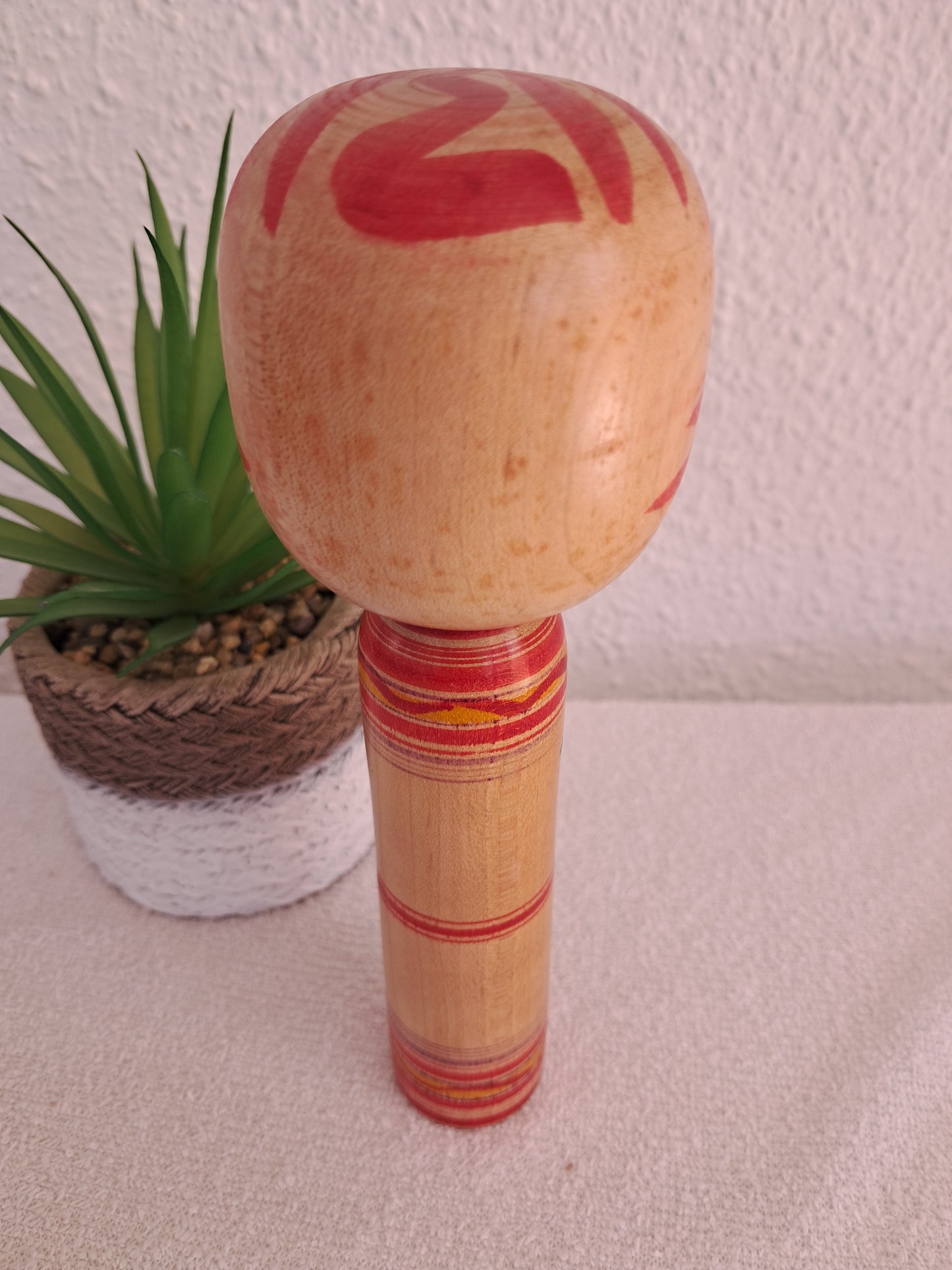 Vintage Togatta kokeshi by female artisan Sato Ryoko (1939~)