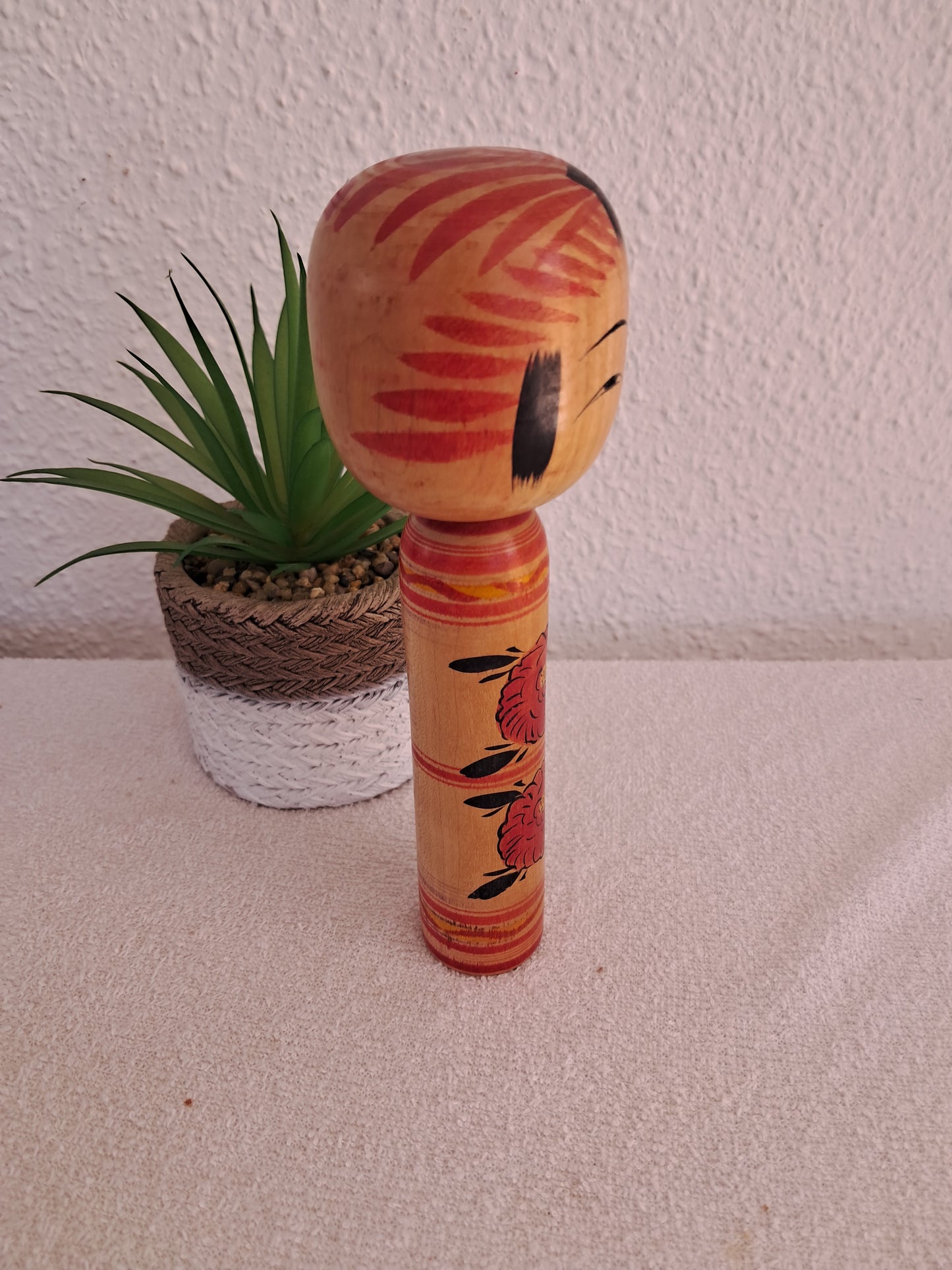 Vintage Togatta kokeshi by female artisan Sato Ryoko (1939~)