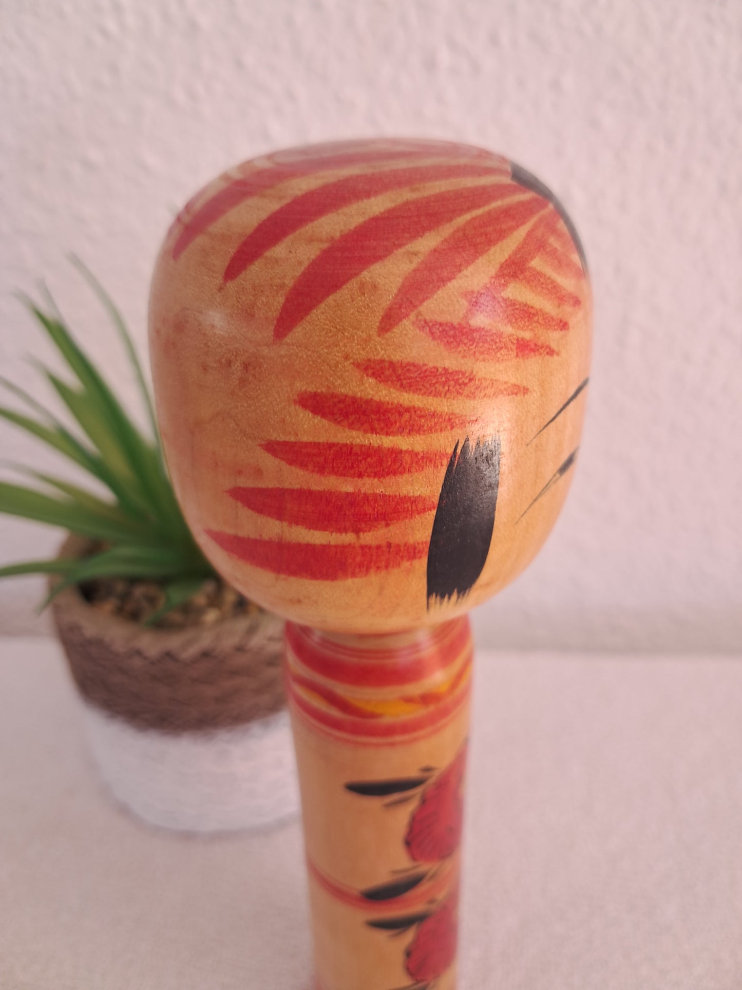 Vintage Togatta kokeshi by female artisan Sato Ryoko (1939~)