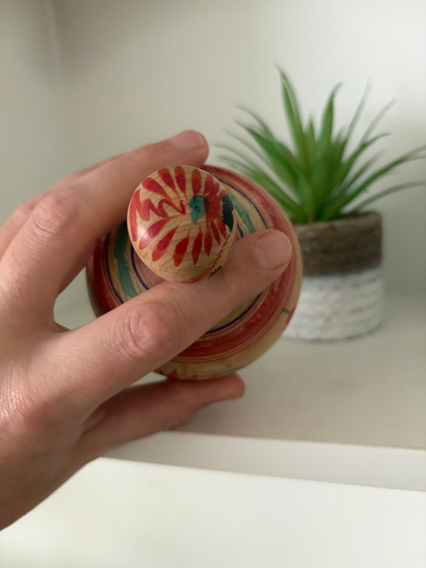 Vintage Ejiko kokeshi by Sato Tetsuro - With storage