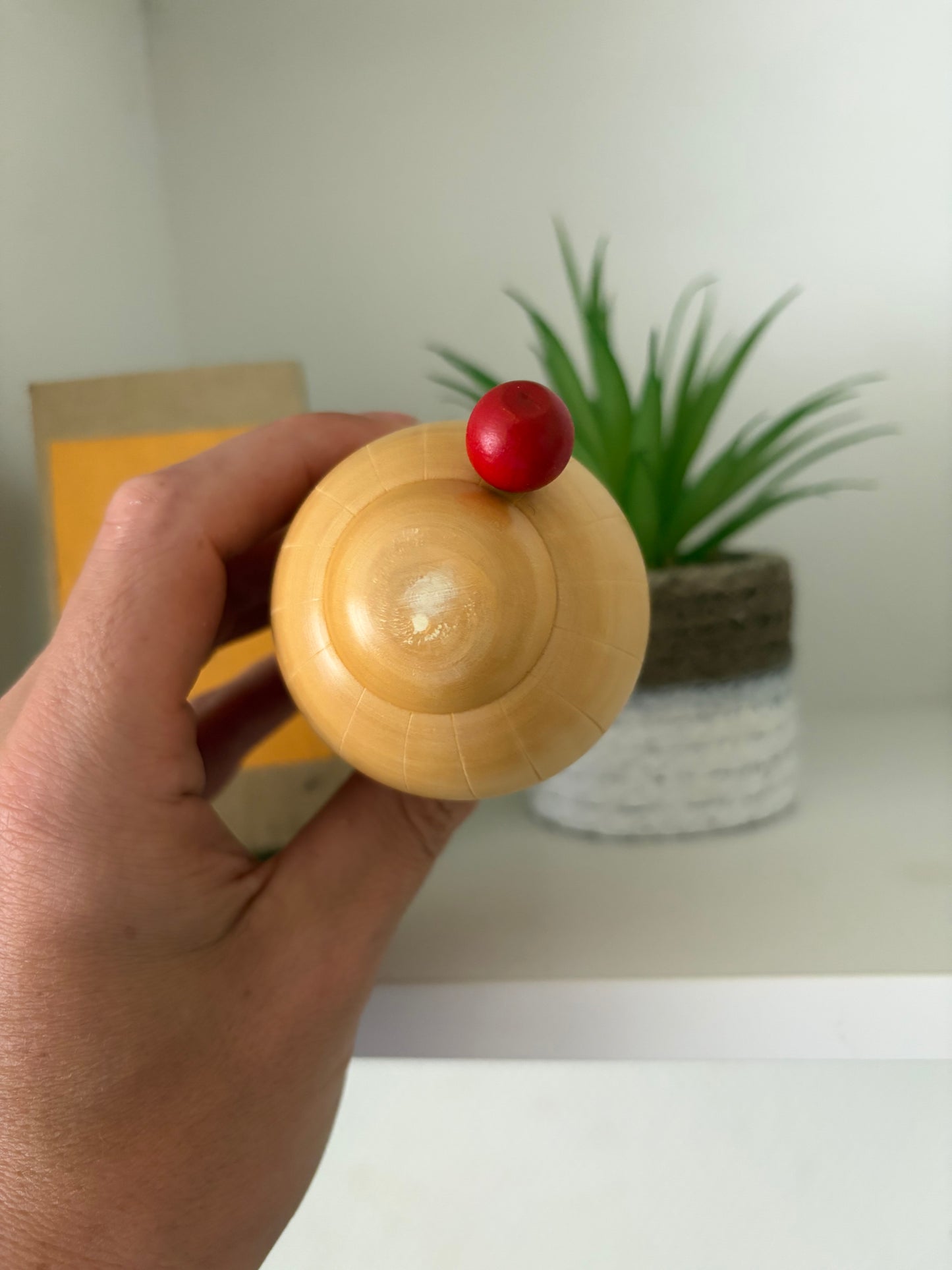 Vintage sosaku kokeshi by Fujikawa Shoei