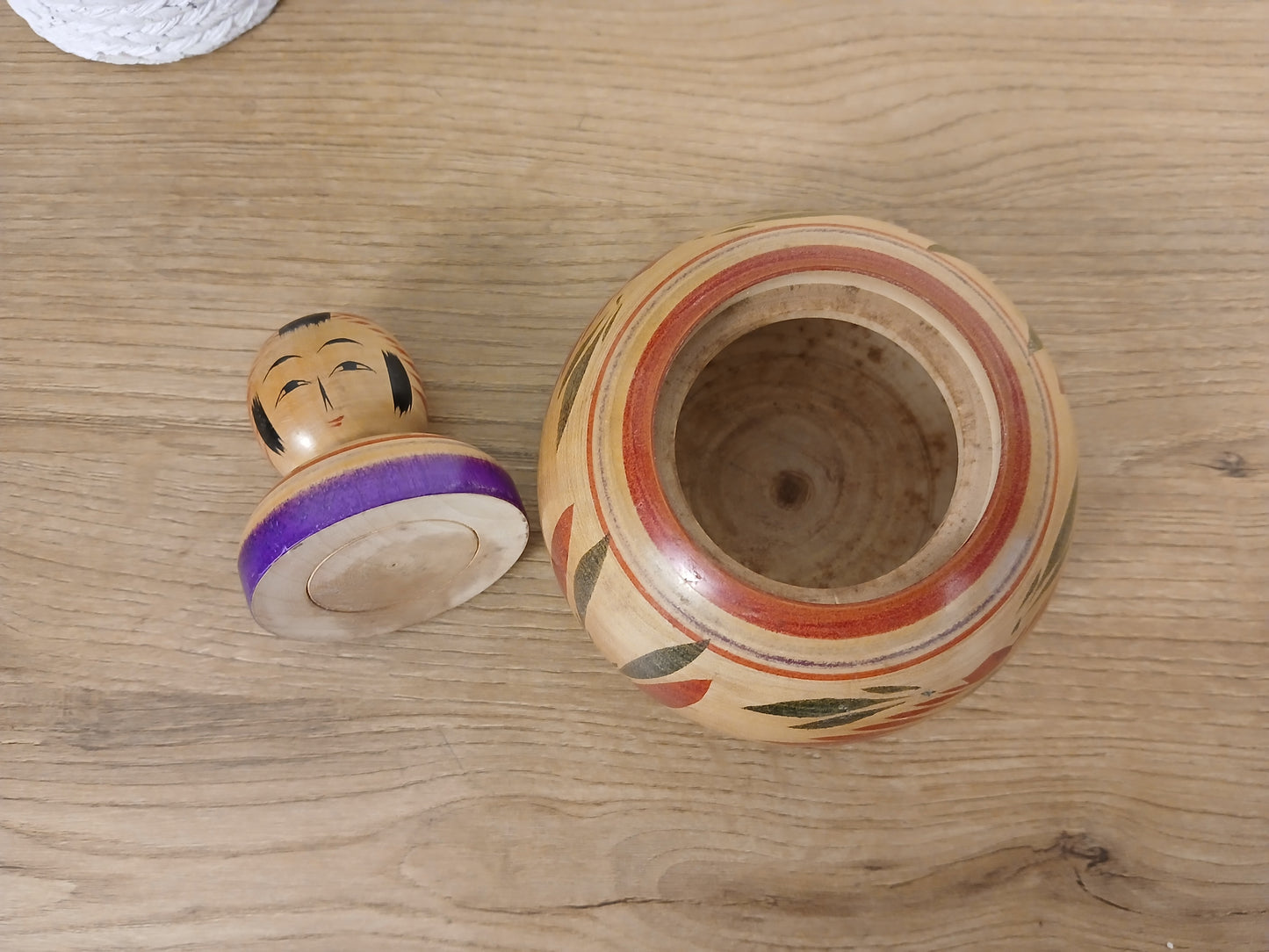 Vintage Ejiko kokeshi by Yasuhiro from the Tougatta strain - With container