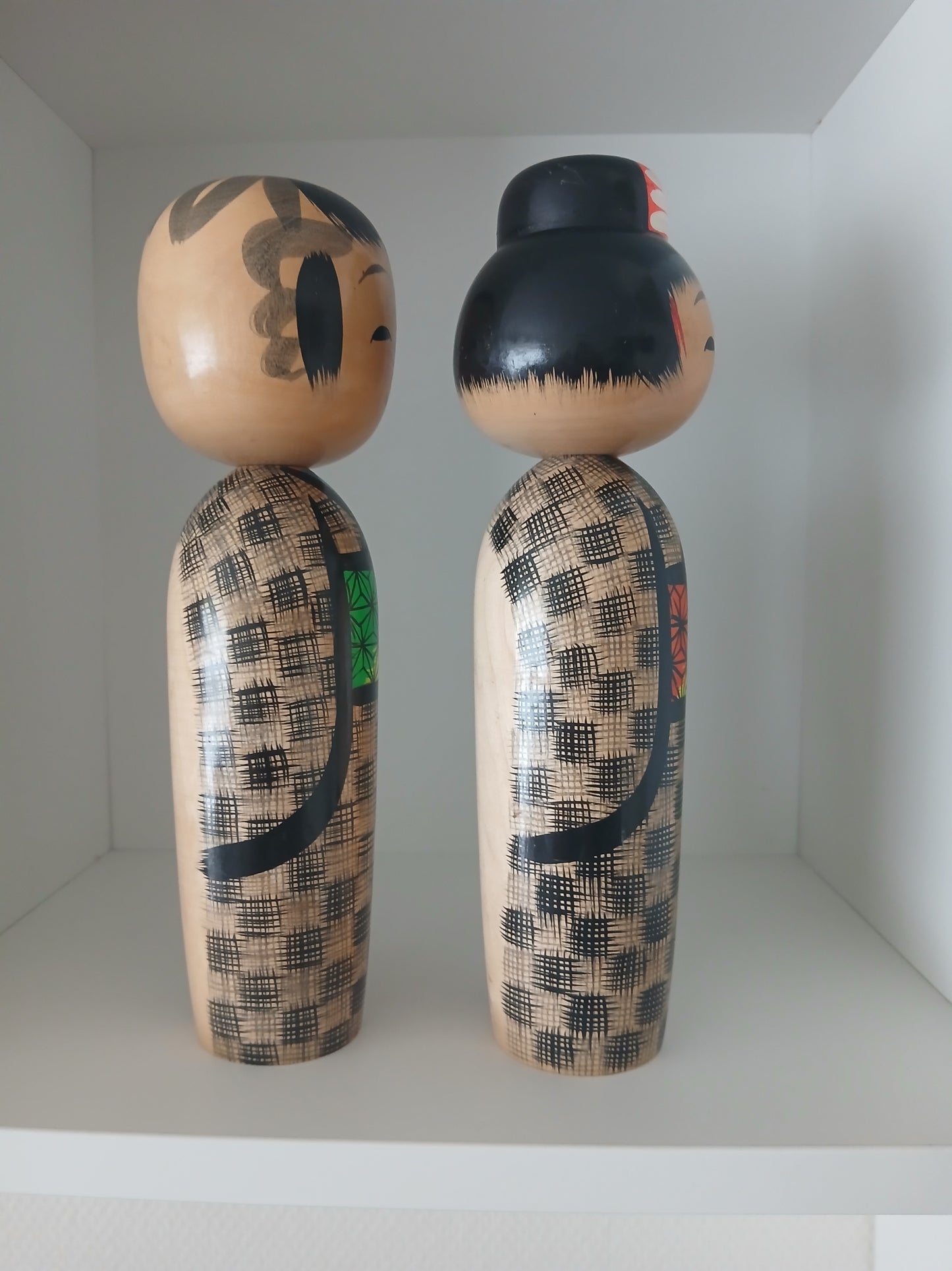 Lovely husband and wife kokeshi by Hoshi