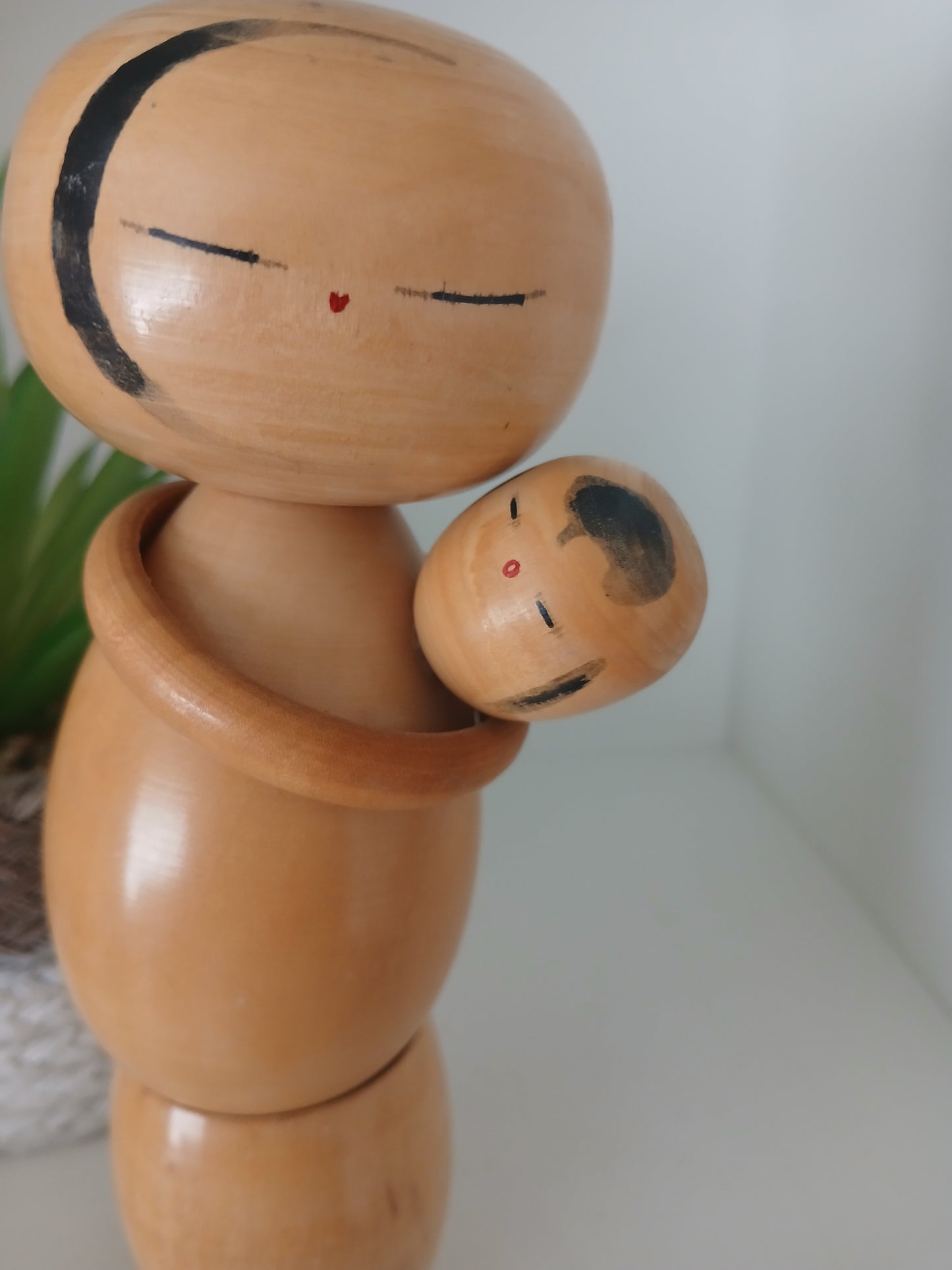 Vintage creative kokeshi by Yajima Suihou (1915-)- Mother and child