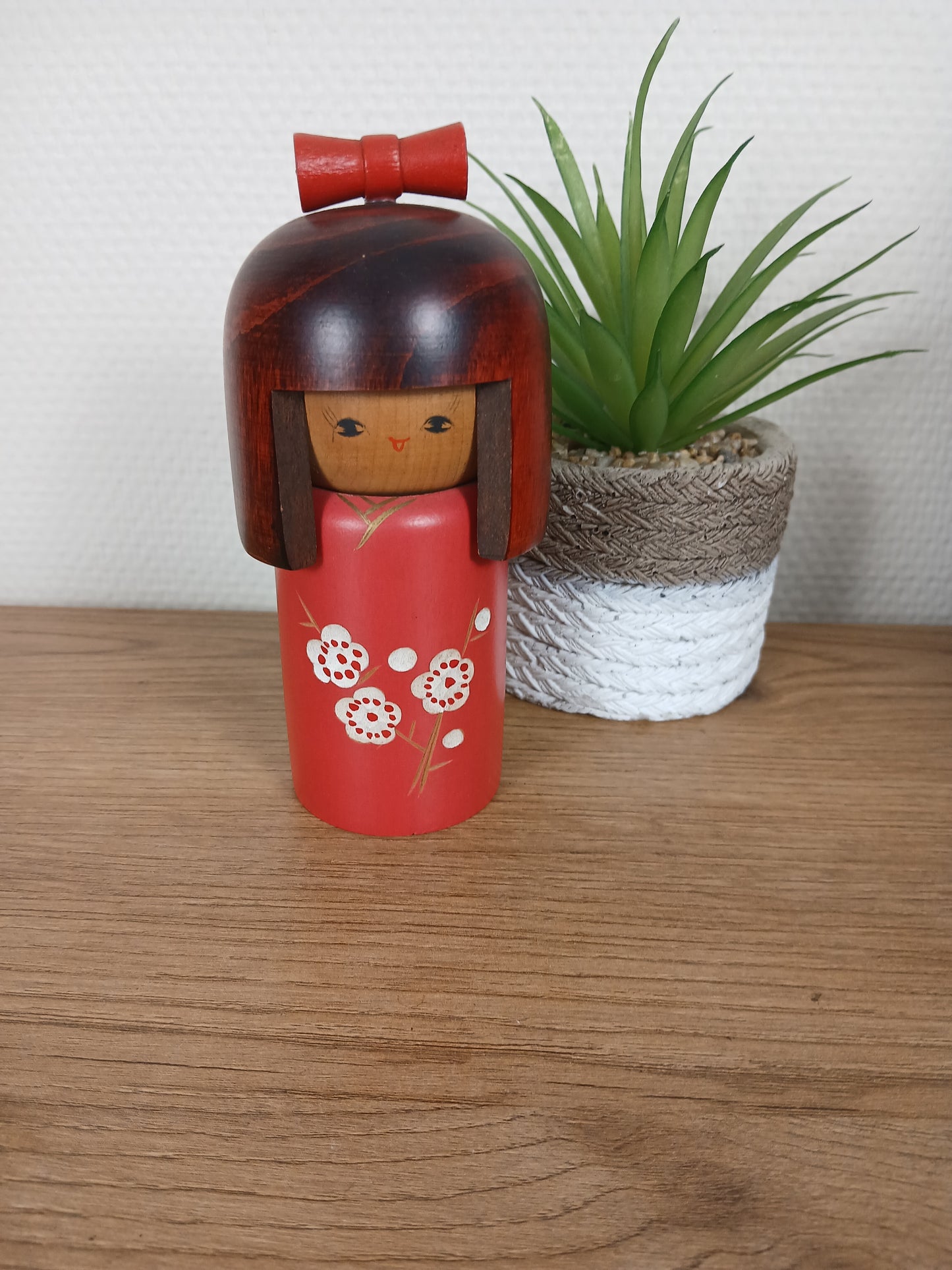 Vintage creative kokeshi with storage box - Dated 1981
