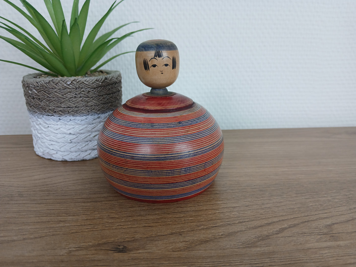 Vintage Ejiko kokeshi by Bunichi Kamata(1900-1984)