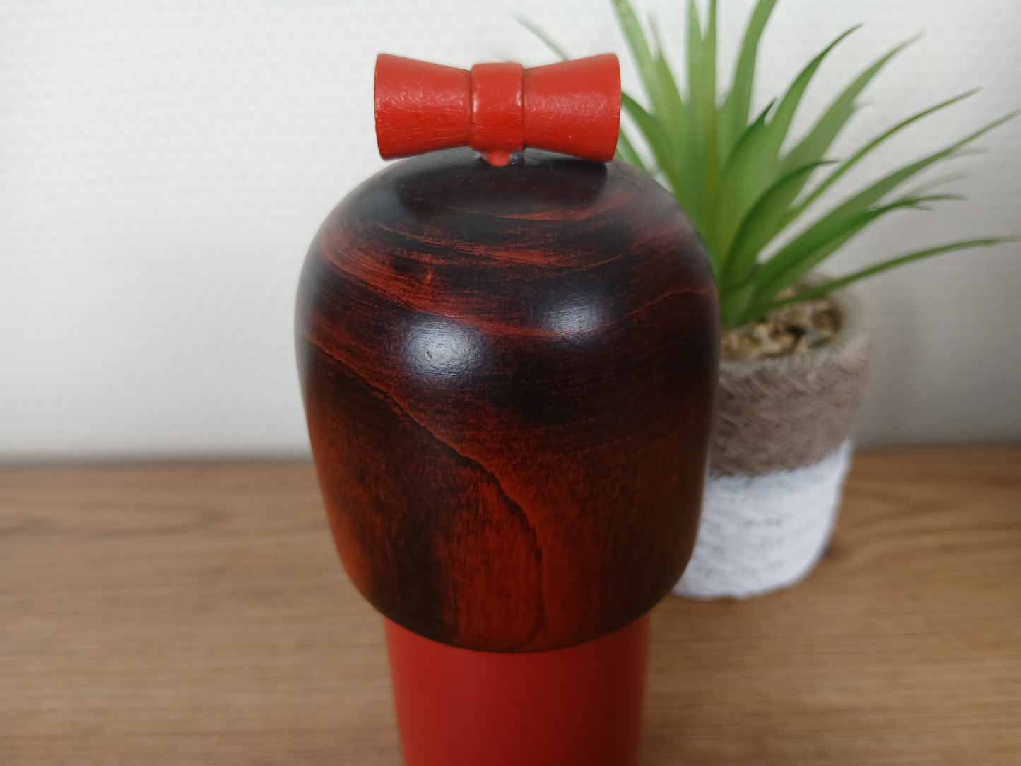 Vintage creative kokeshi with storage box - Dated 1981