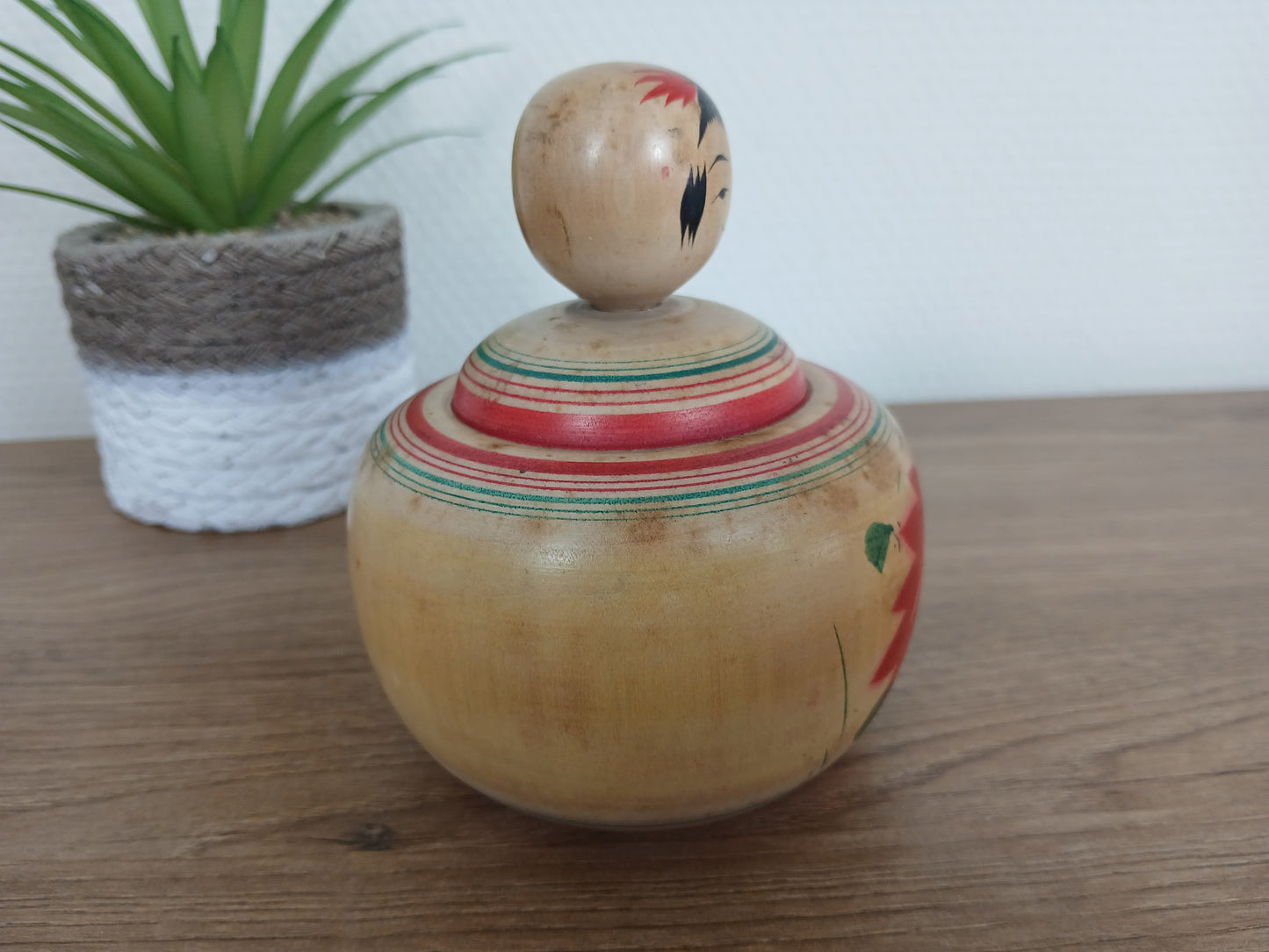 Vintage Ejiko kokeshi by Onuma