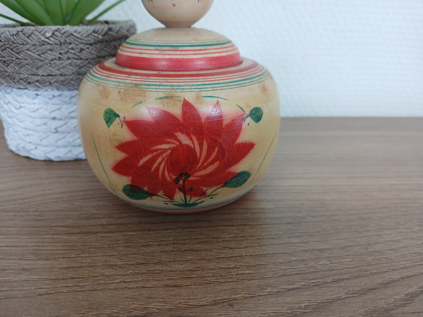 Vintage Ejiko kokeshi by Onuma