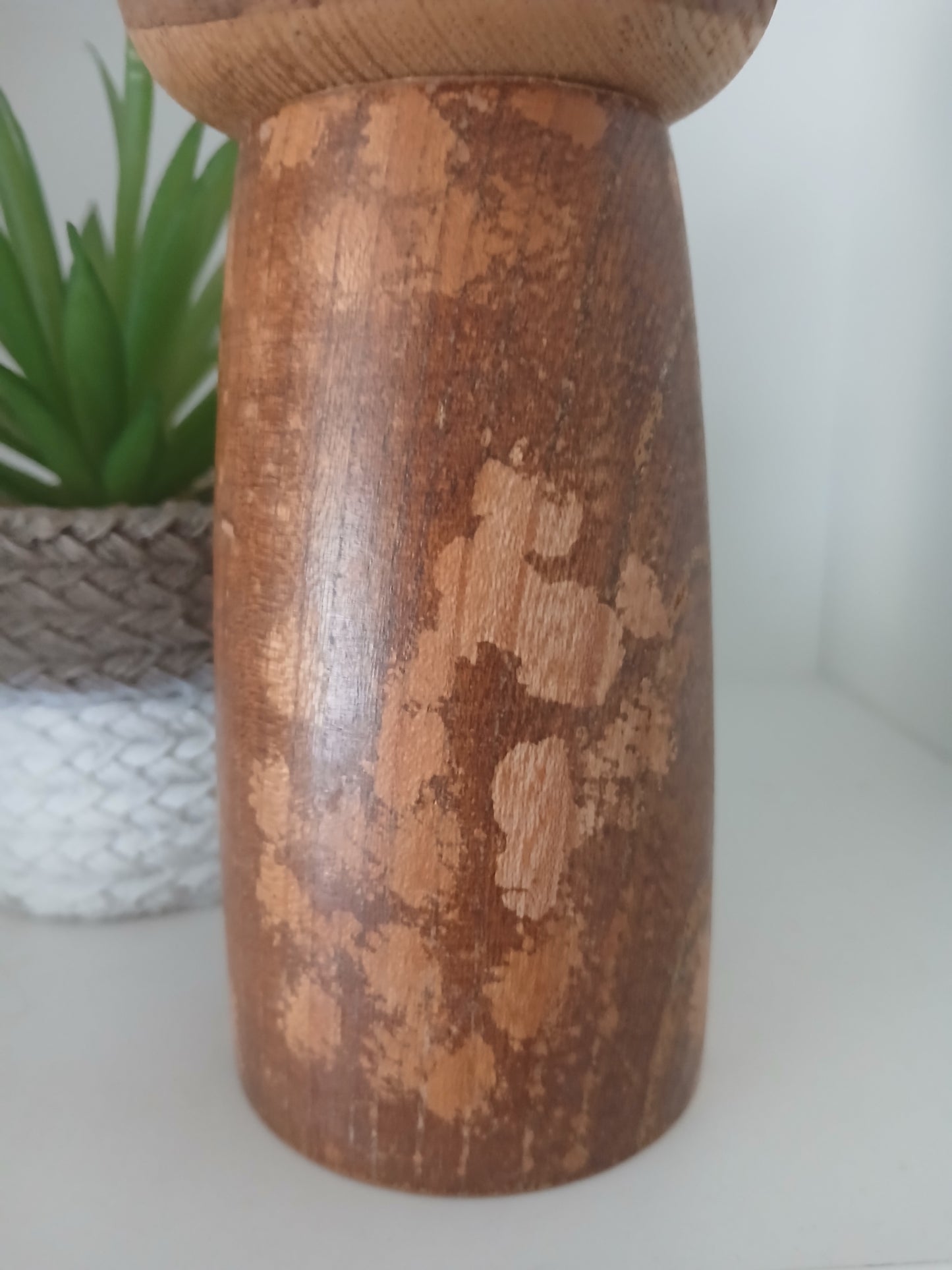 Rare Vintage sosaku kokeshi By Issetsu Kuribayashi (1924-2011)