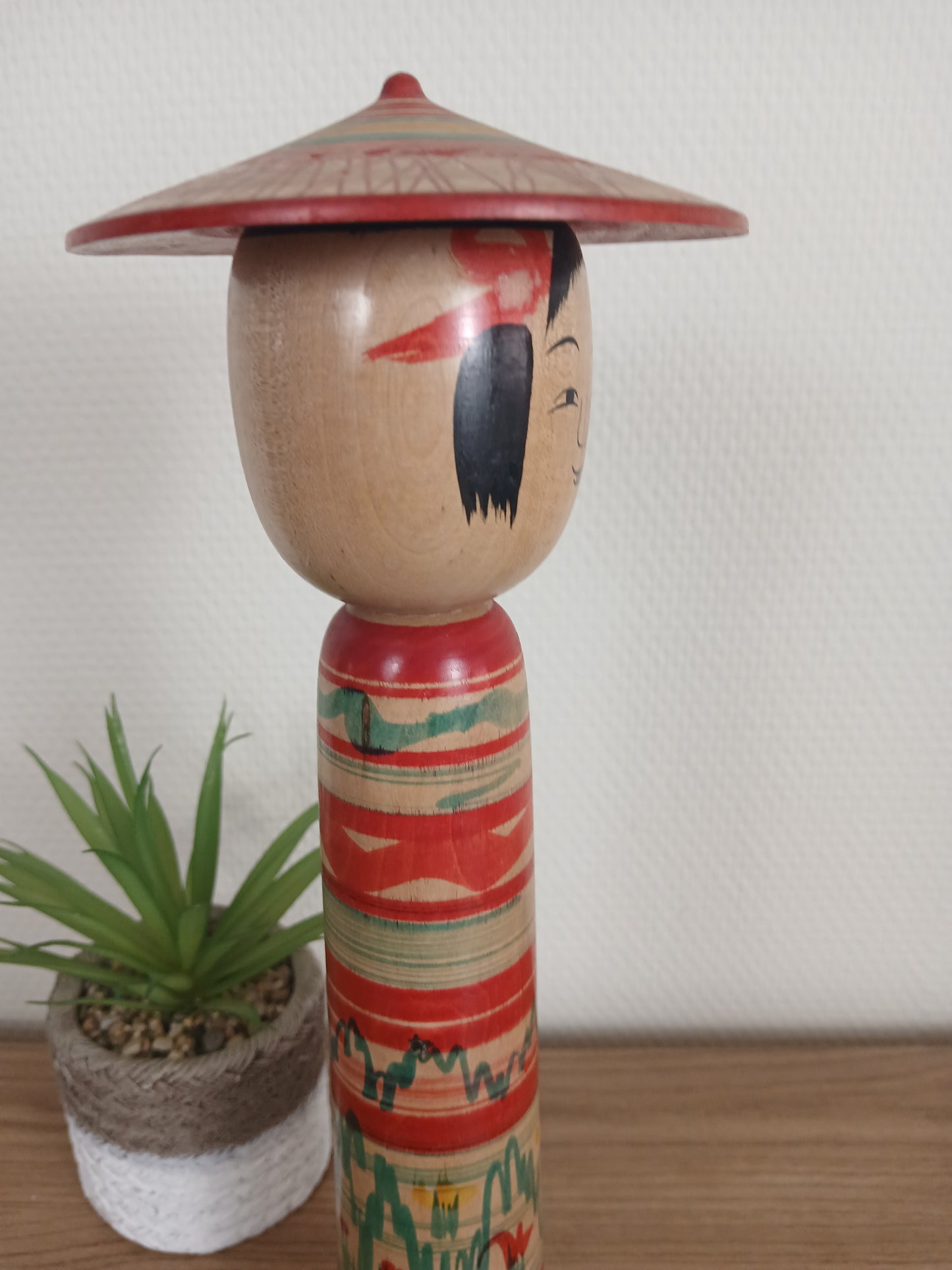 Vintage big Tsuchiyu Kokeshi by Jinnohara Kazunori with hat
