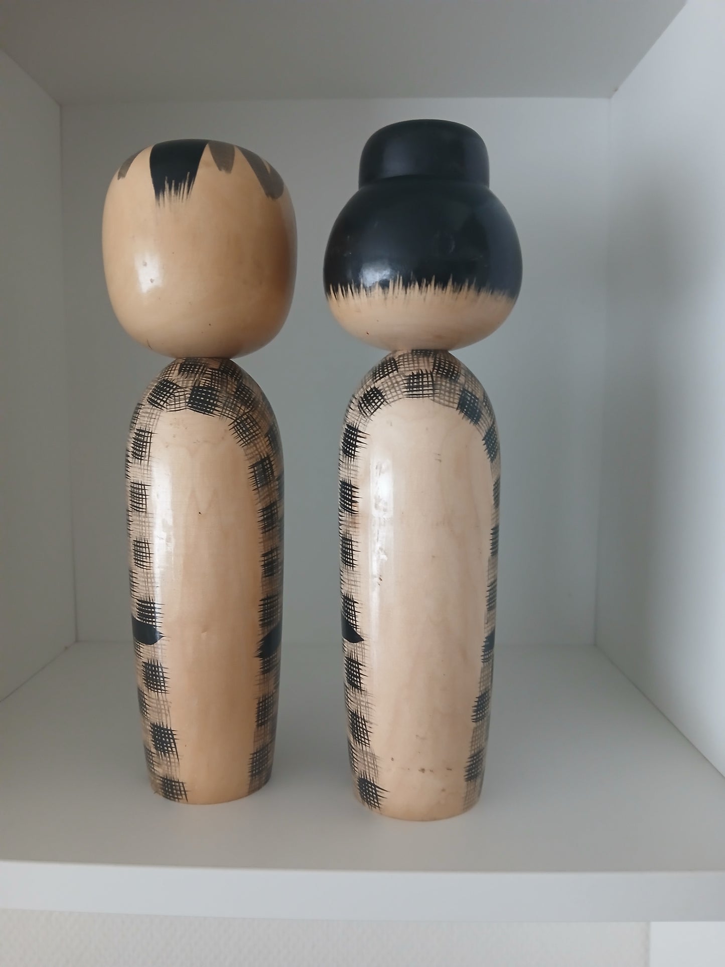 Lovely husband and wife kokeshi by Hoshi