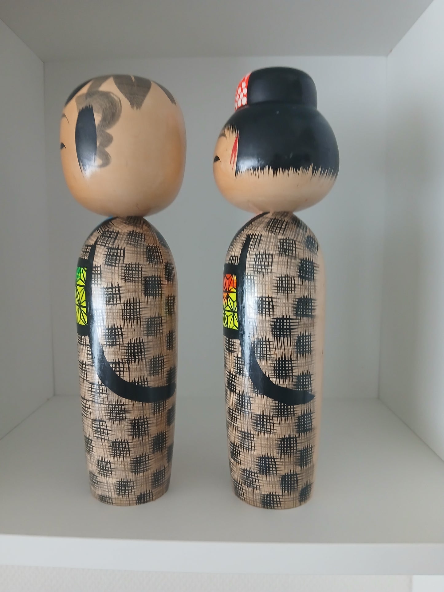 Lovely husband and wife kokeshi by Hoshi
