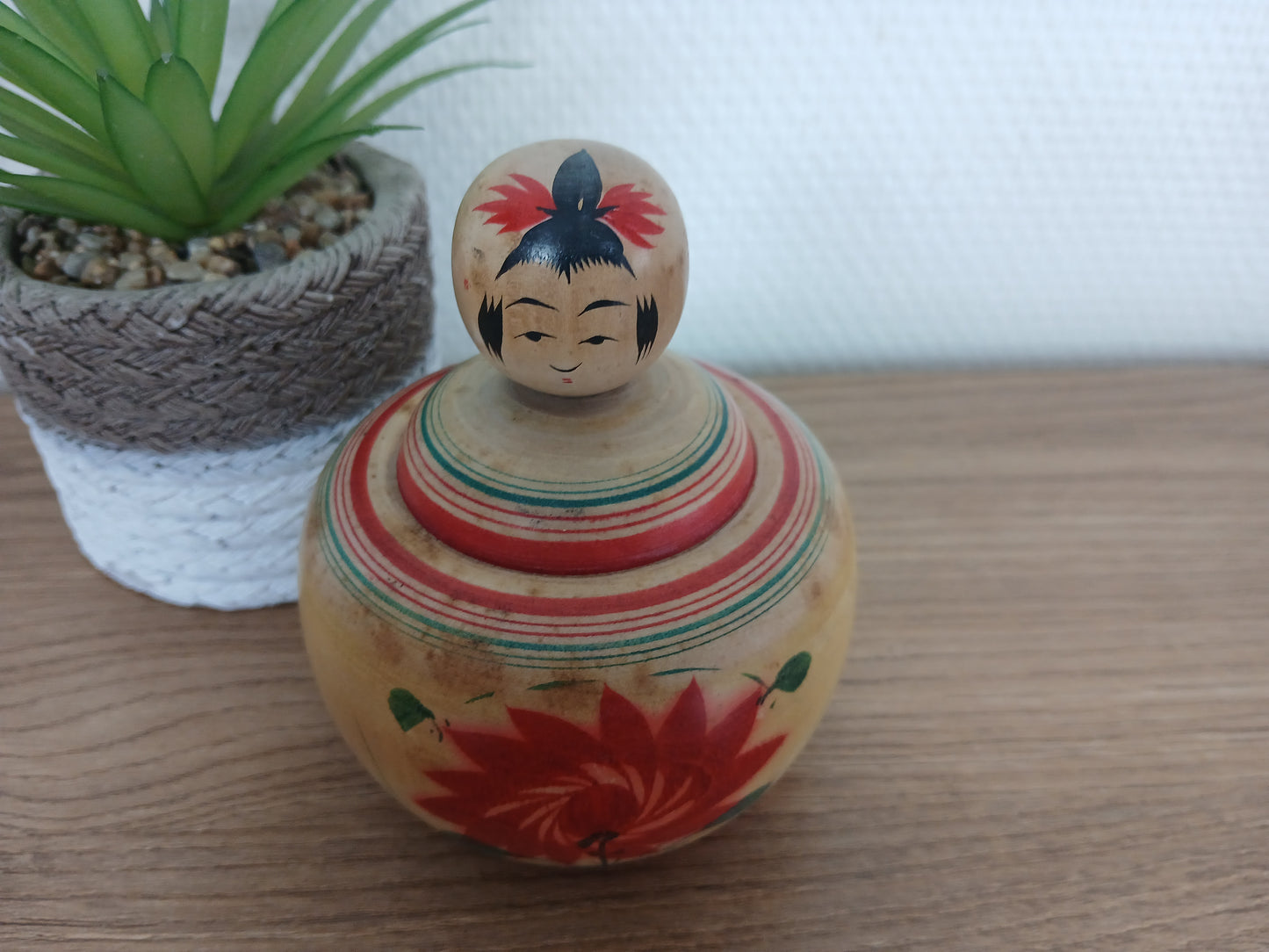 Vintage Ejiko kokeshi by Onuma