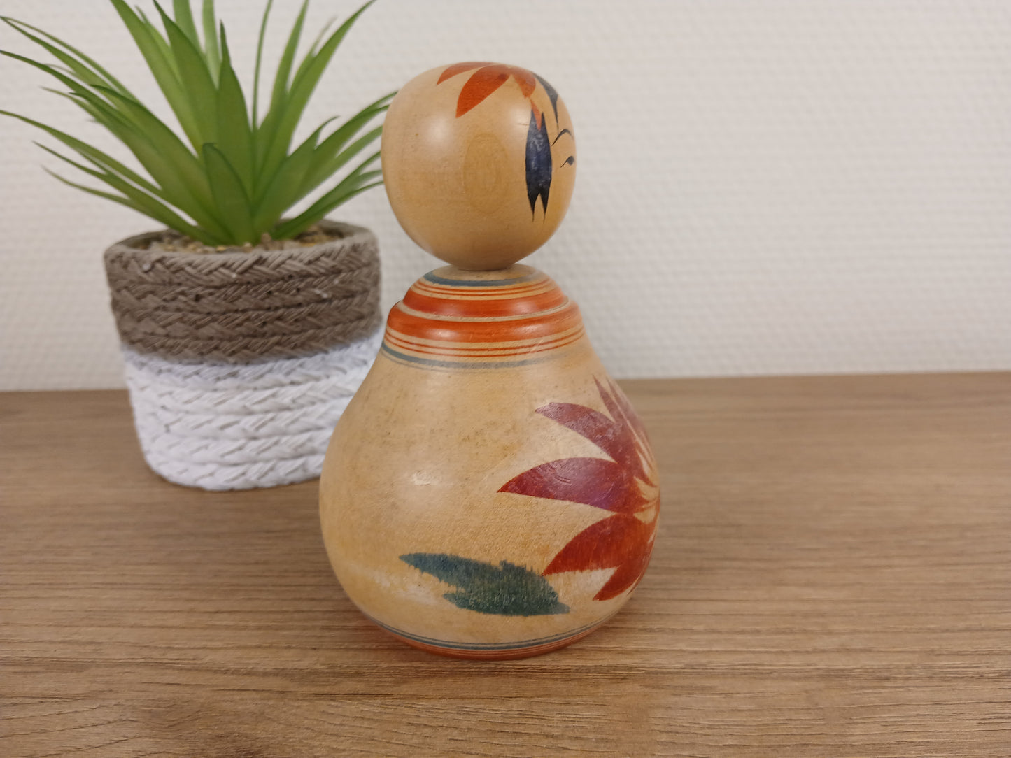 Vintage Ejiko kokeshi from the Naruko strain by Takihima Shigeru