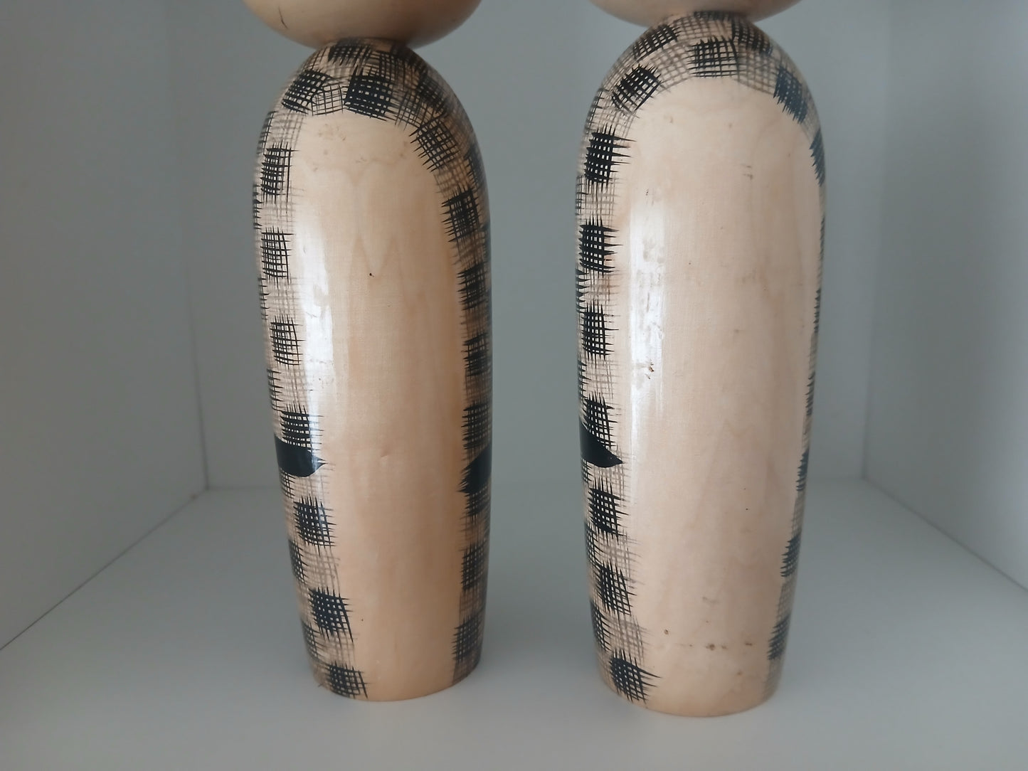 Lovely husband and wife kokeshi by Hoshi
