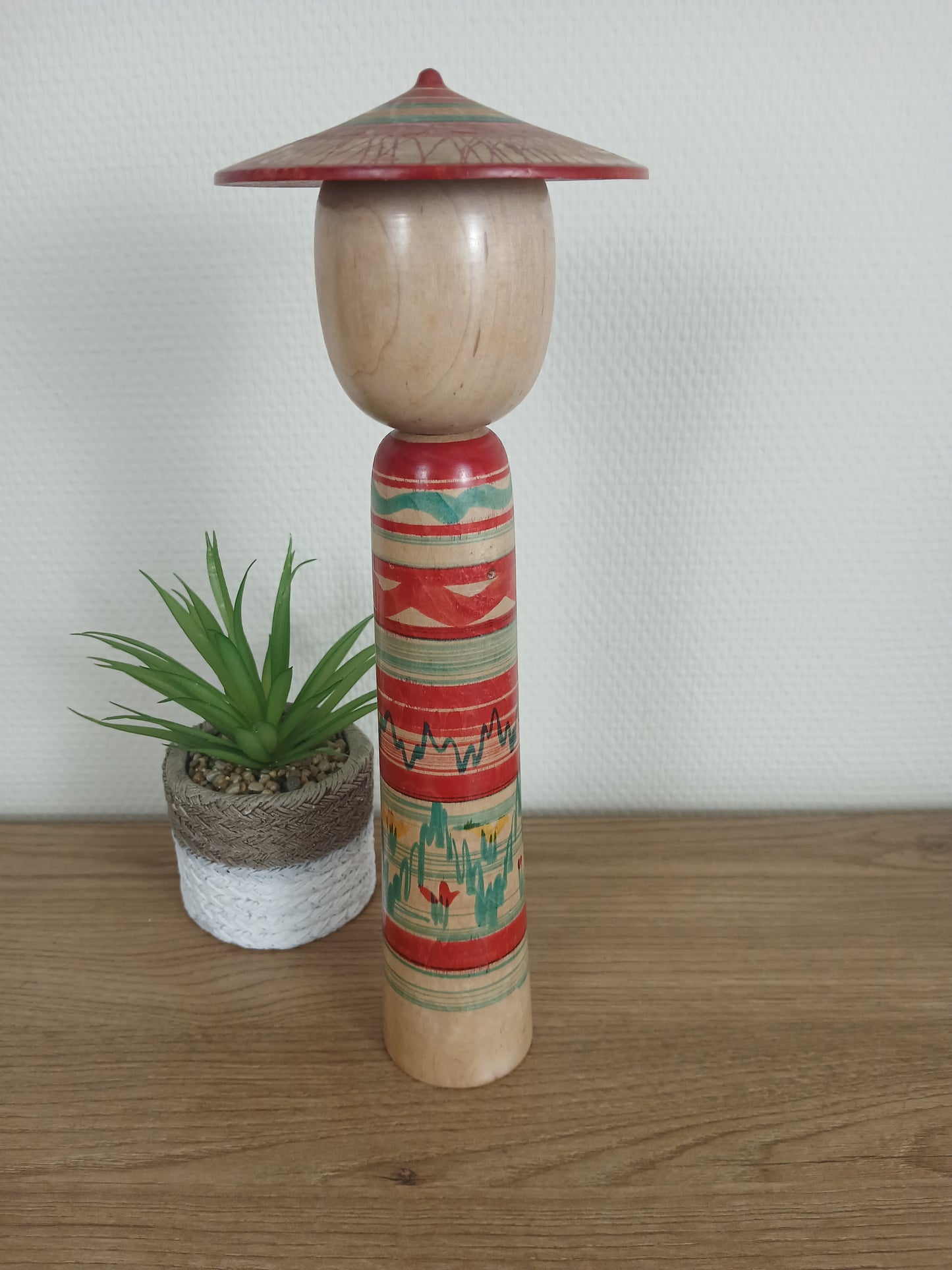 Vintage big Tsuchiyu Kokeshi by Jinnohara Kazunori with hat