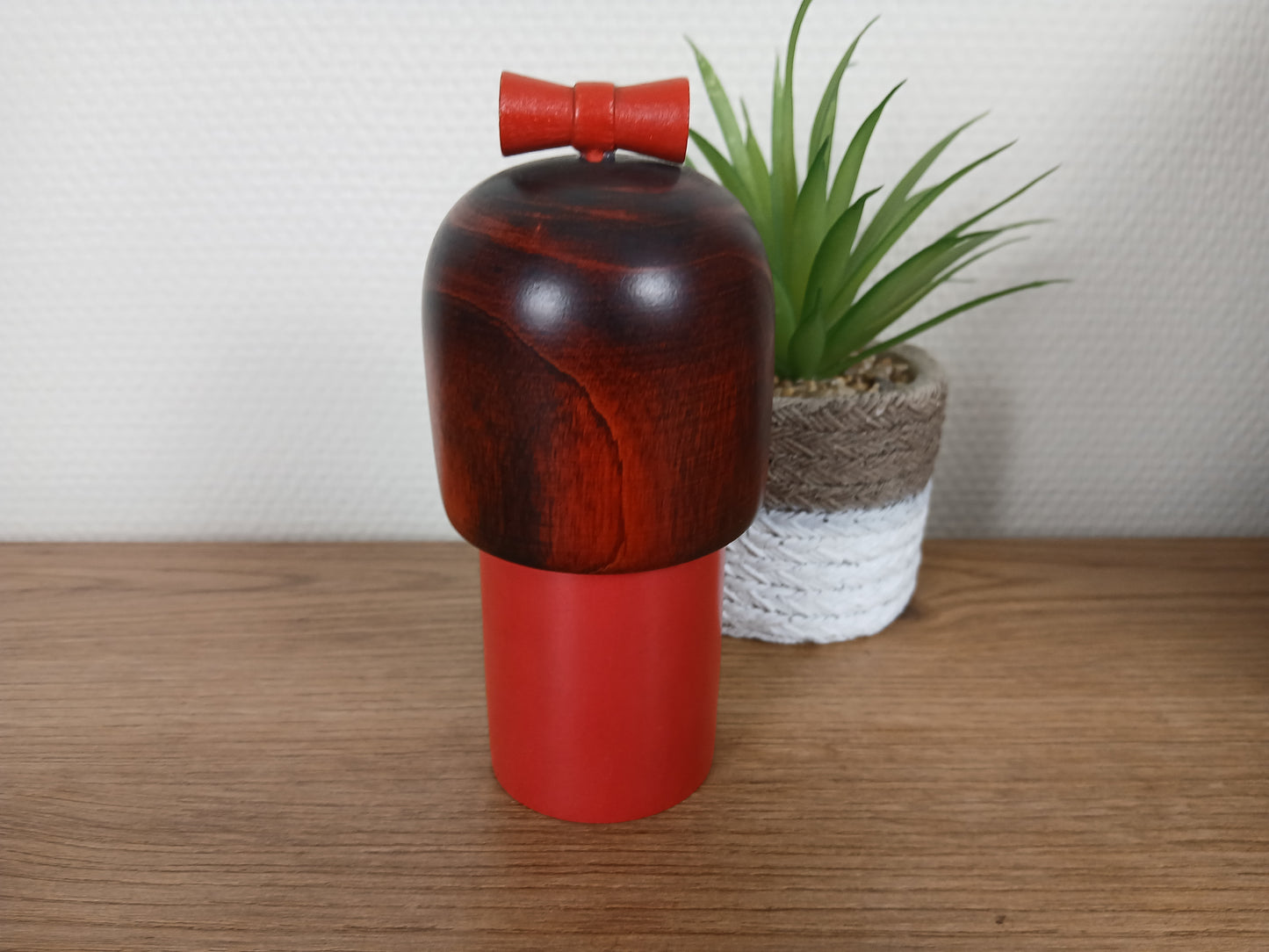 Vintage creative kokeshi with storage box - Dated 1981