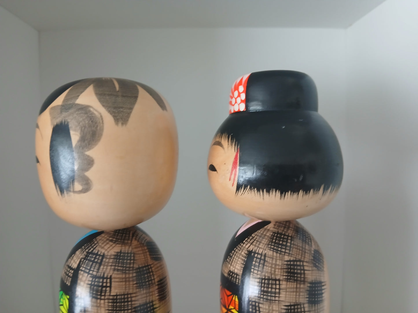 Lovely husband and wife kokeshi by Hoshi