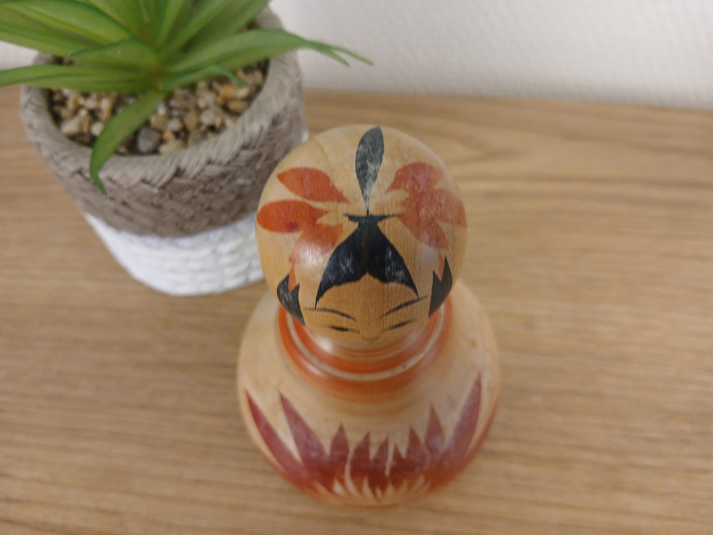 Vintage Ejiko kokeshi from the Naruko strain by Takihima Shigeru