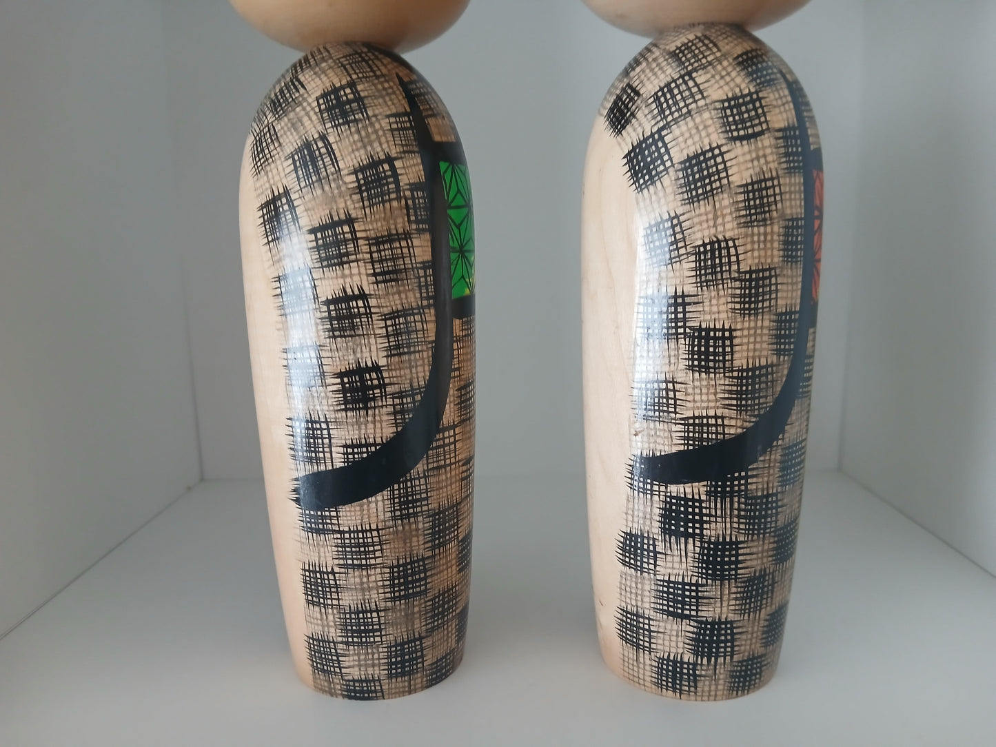 Lovely husband and wife kokeshi by Hoshi