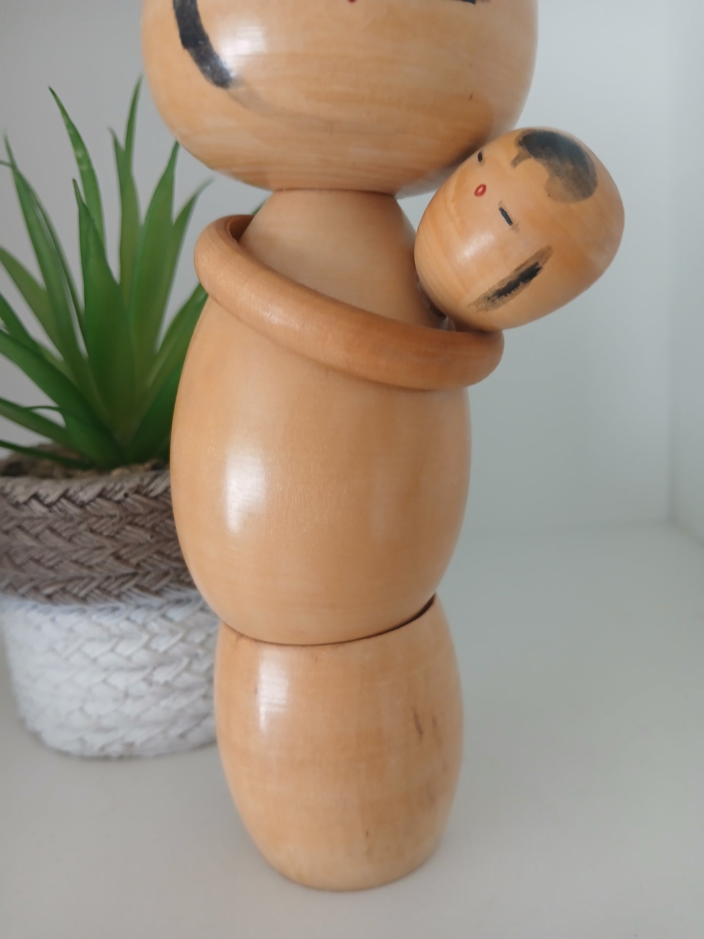 Vintage creative kokeshi by Yajima Suihou (1915-)- Mother and child