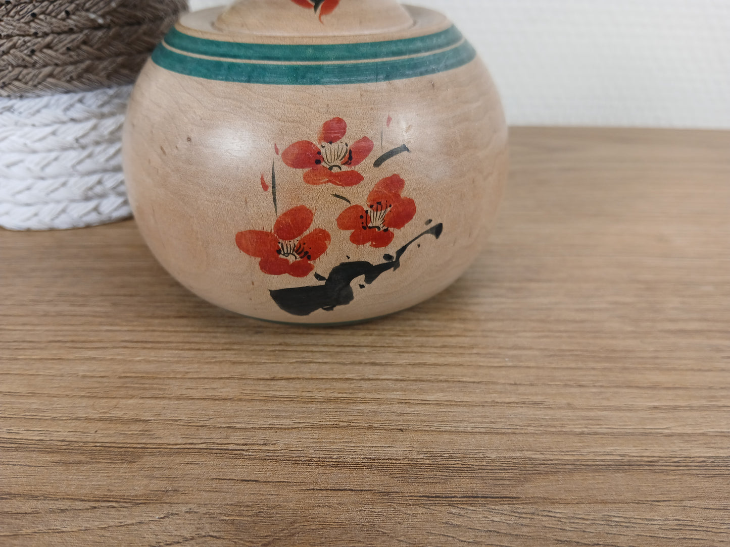 Vintage Ejiko kokeshi from the Togatta strain by Sato Masahiro