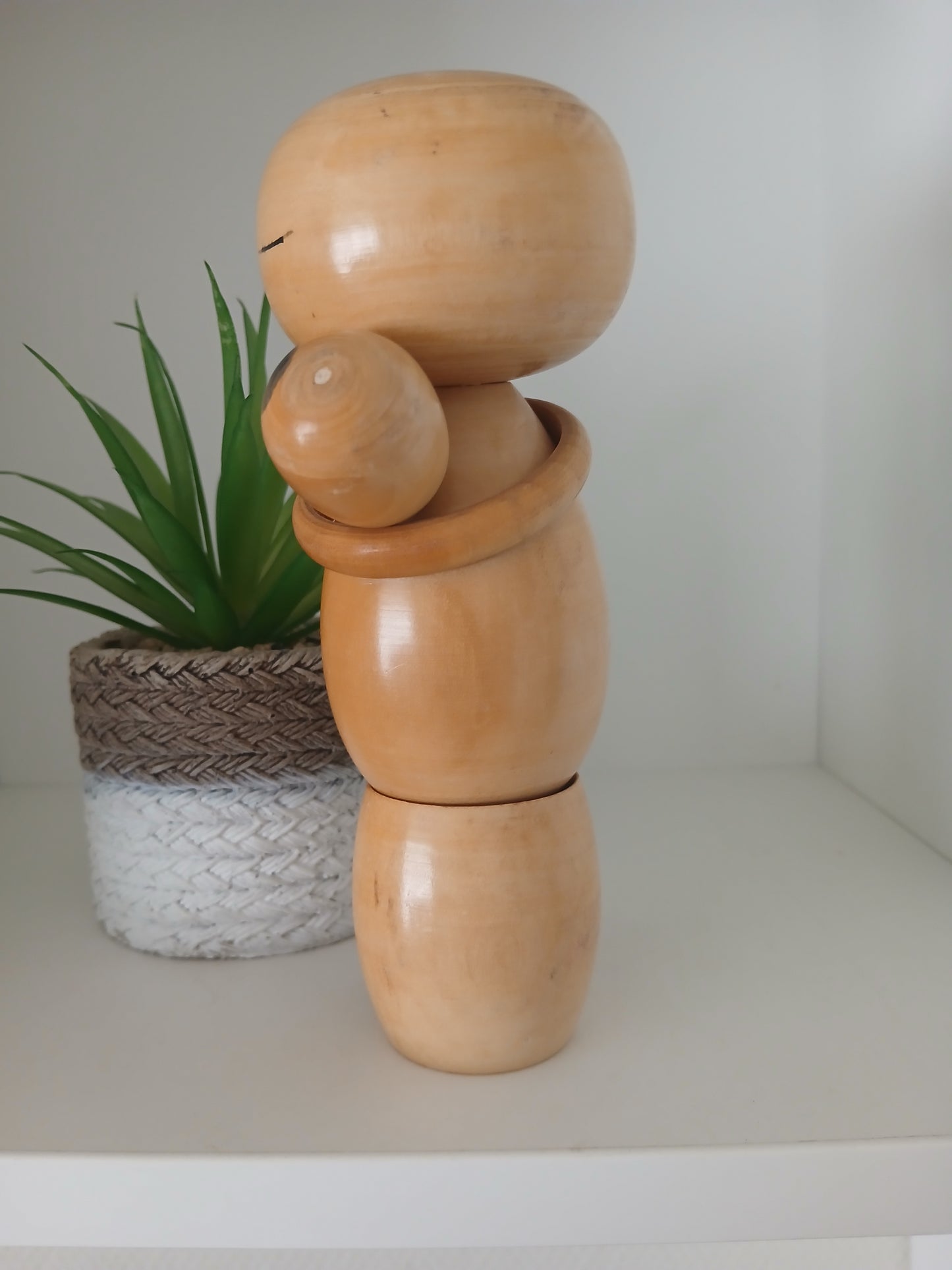 Vintage creative kokeshi by Yajima Suihou (1915-)- Mother and child