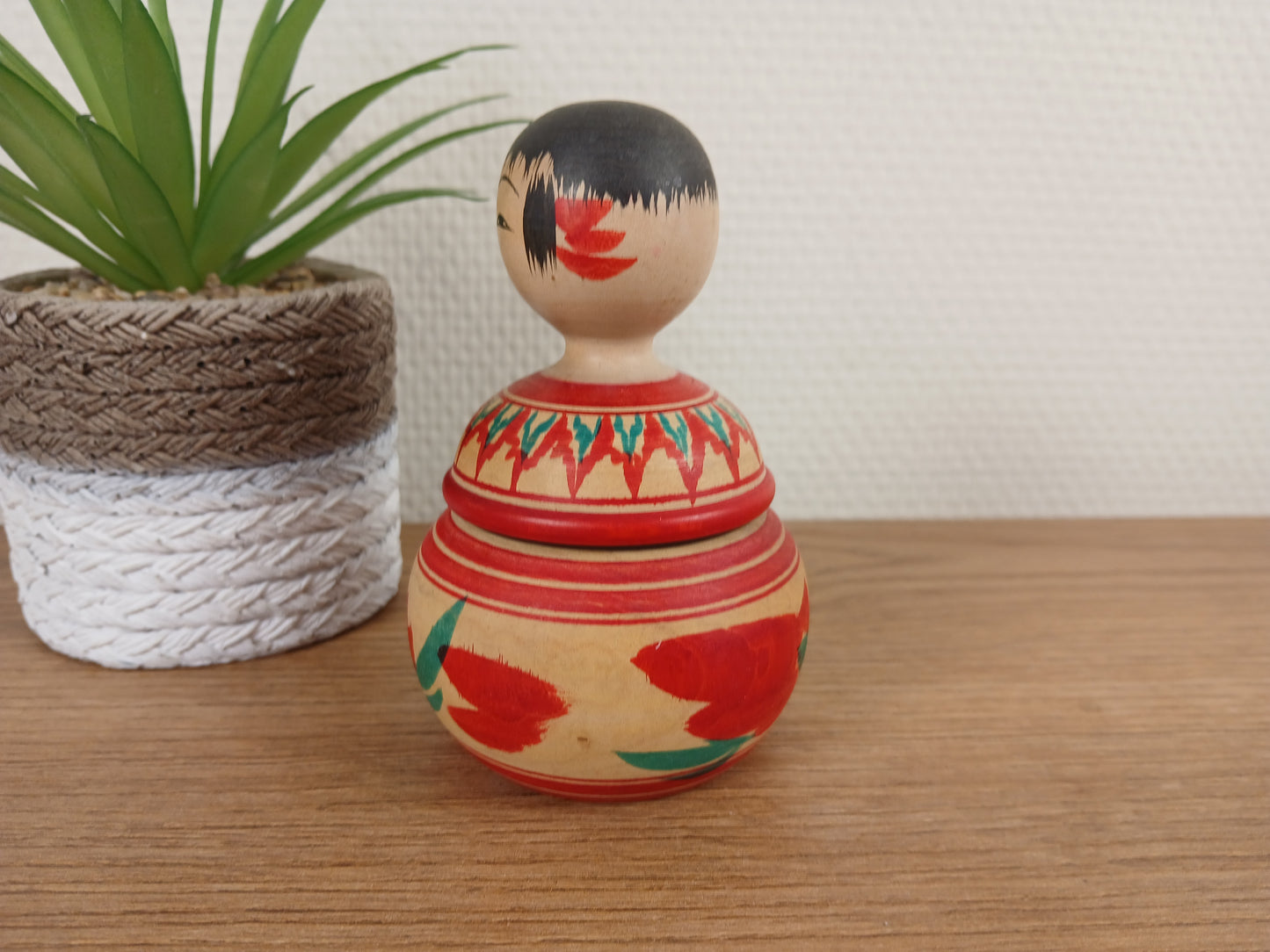 Vintage Ejiko kokeshi by Umeki Shuichi - With container