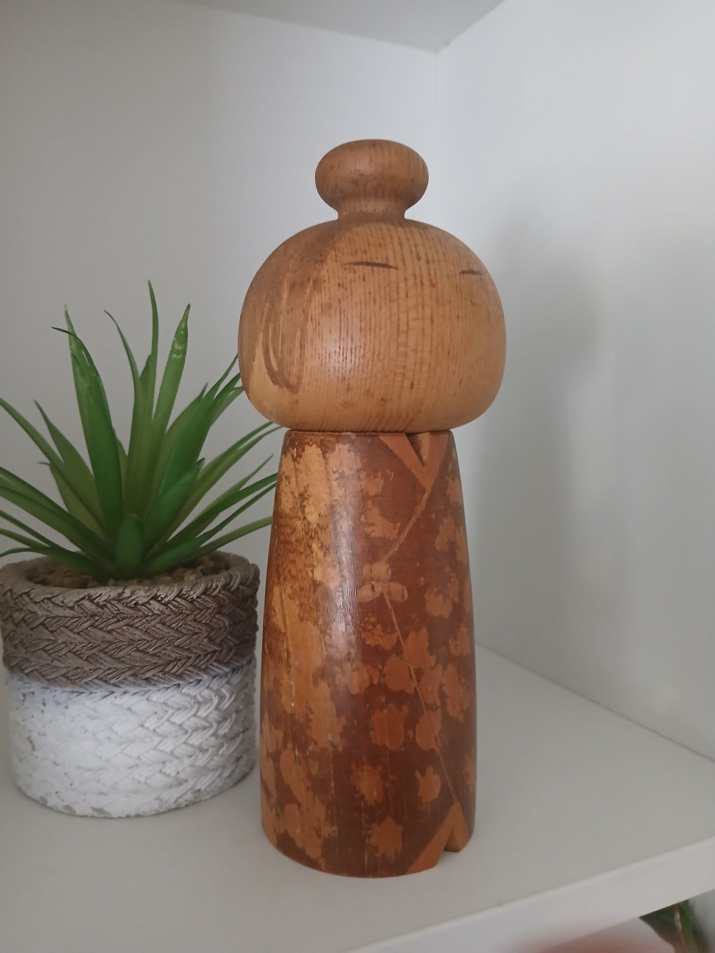 Rare Vintage sosaku kokeshi By Issetsu Kuribayashi (1924-2011)