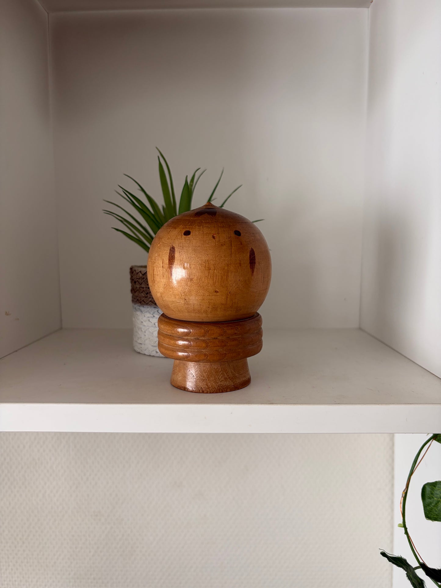 Vintage Sosaku kokeshi most probaly by Ikuyoshi Yokozuka