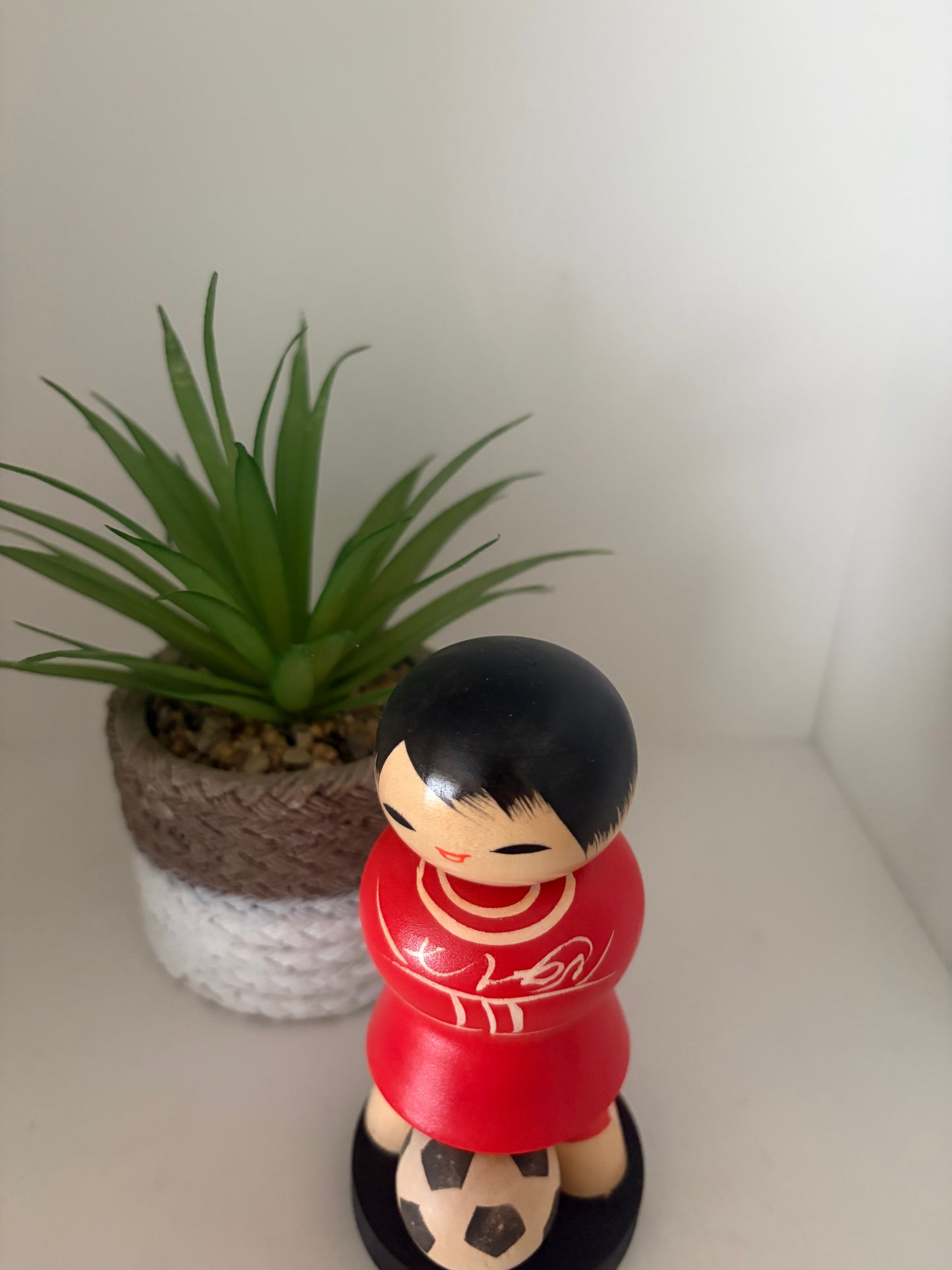 Vintage Sosaku kokeshi by Aoki Ryoka (1931-)