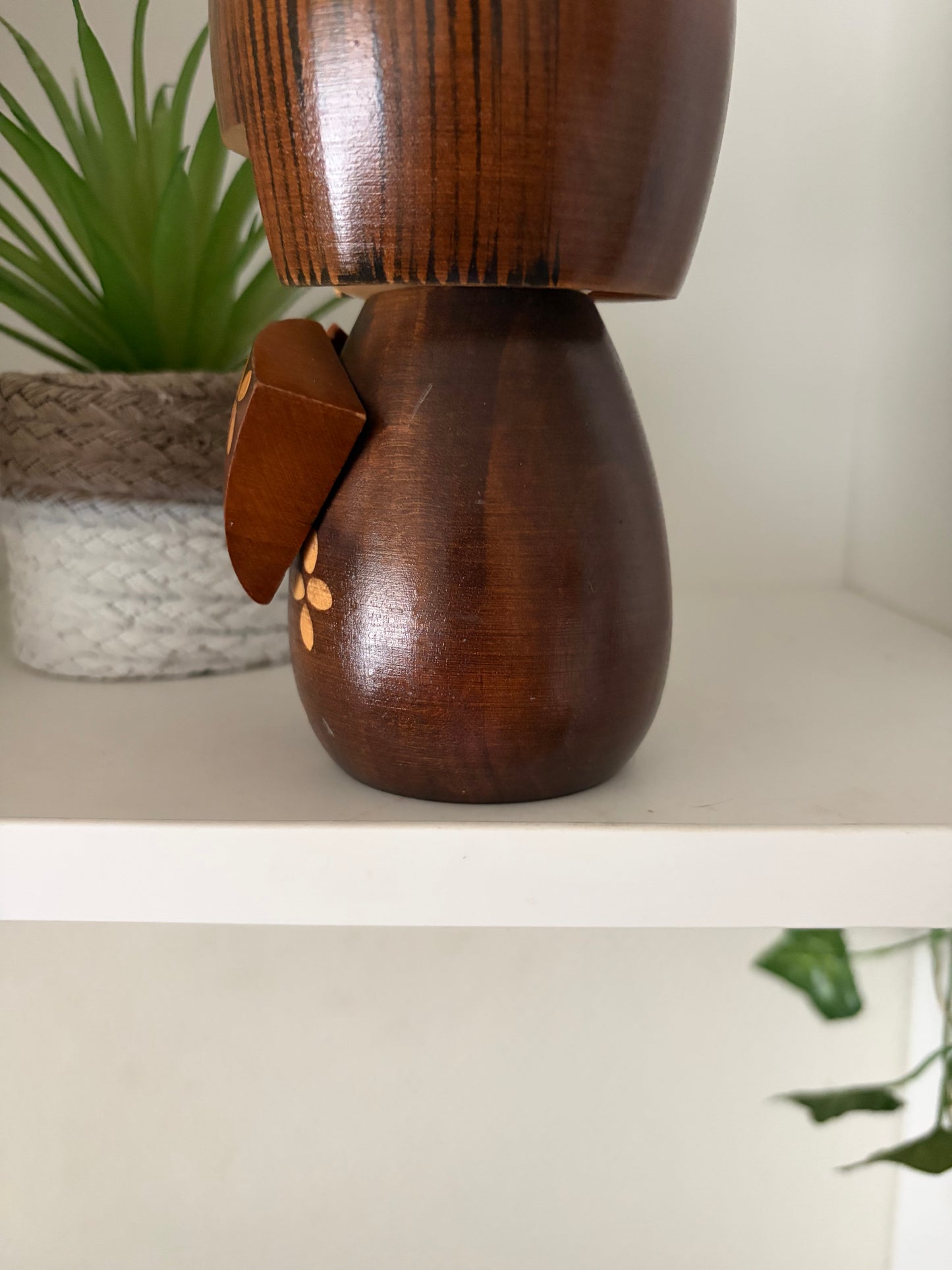 Lovely vintage Sosaku kokeshi by Ishida Tomio
