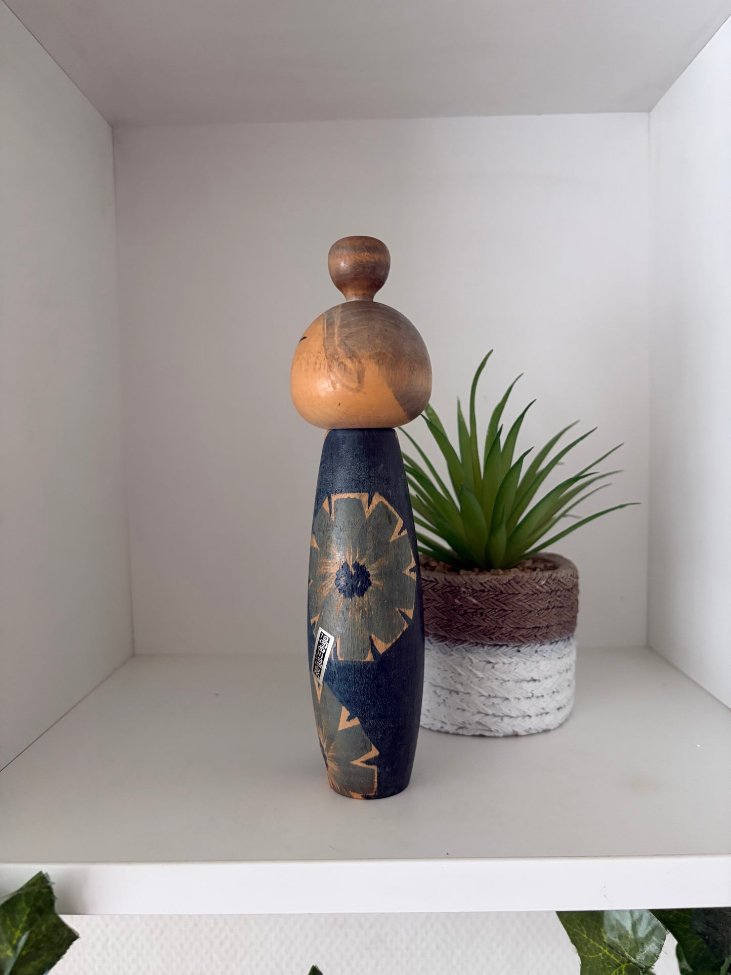 vintage Sosaku kokeshi by Issetsu Kuribayashi (1924-2011)