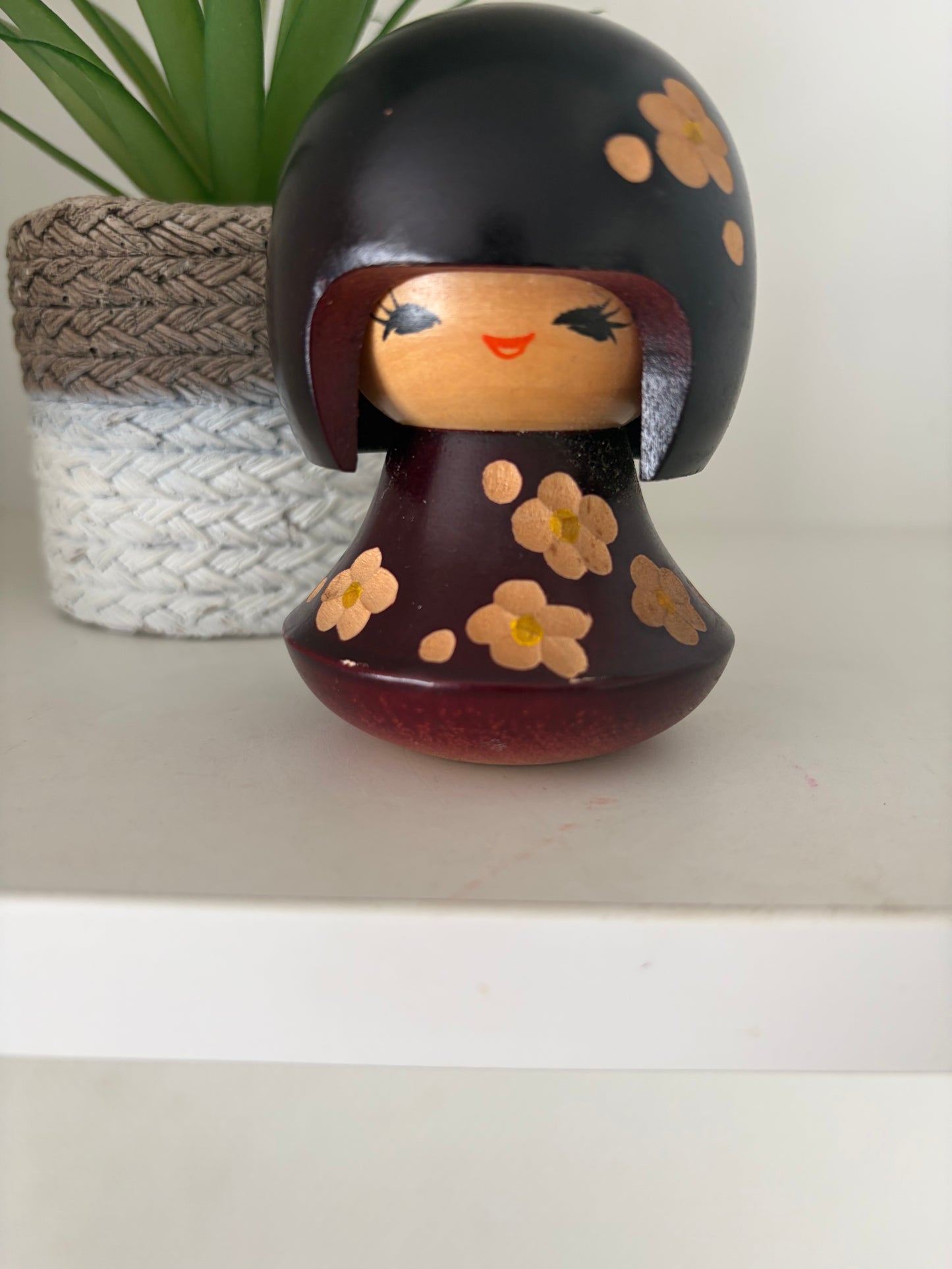 Vintage Sosaku kokeshi by Aoki Ryoka (1931-)