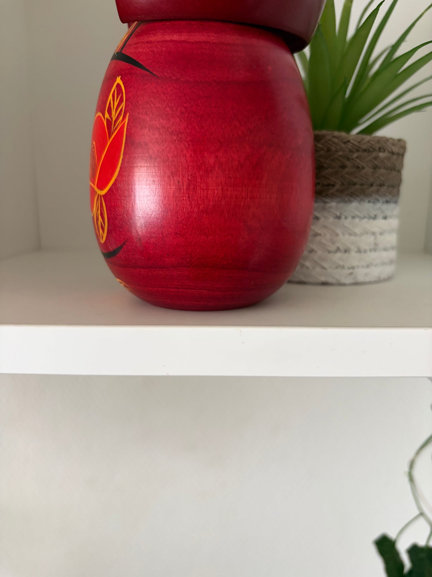Beautiful vintage Gumma kokeshi by Hajime Miyashita (1940-)