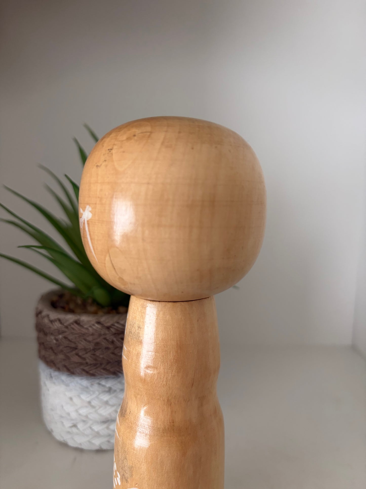 Rare vintage Sosaku kokeshi by Aida Seiho (Harumine) (1926-1998)