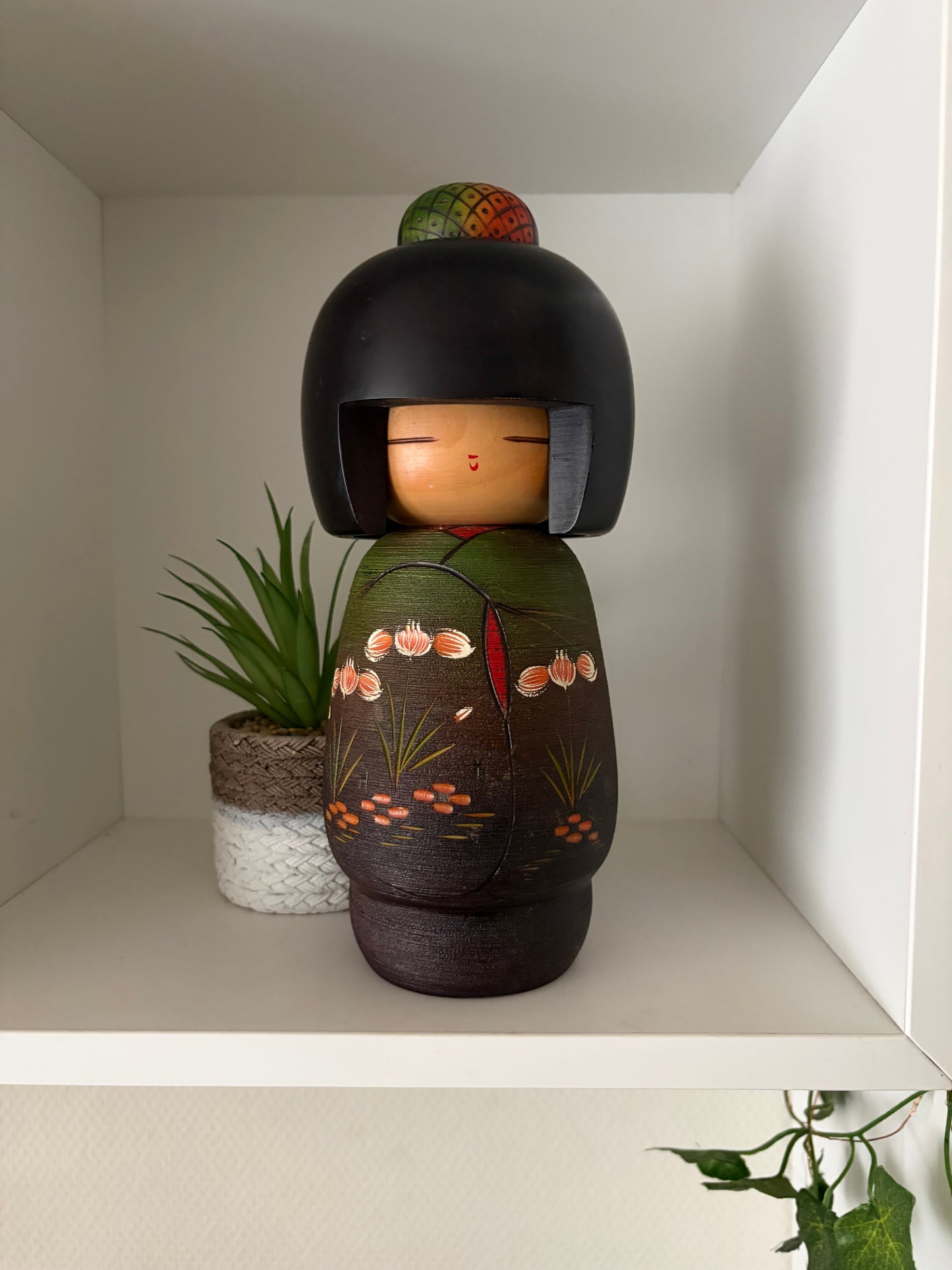 Vintage Gumma kokeshi by Masae Fujikawa (1942-2015)- 27cm