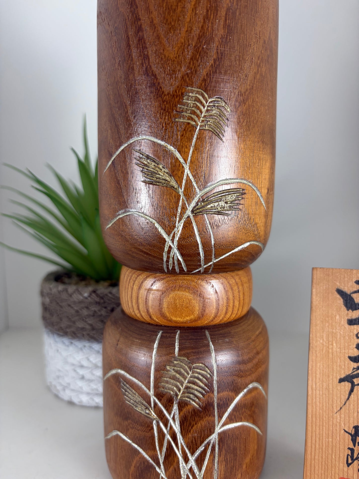 Exclusive Vintage Creative Kokeshi By Aida Seiho (Harumine)(1926-1998) - With plate