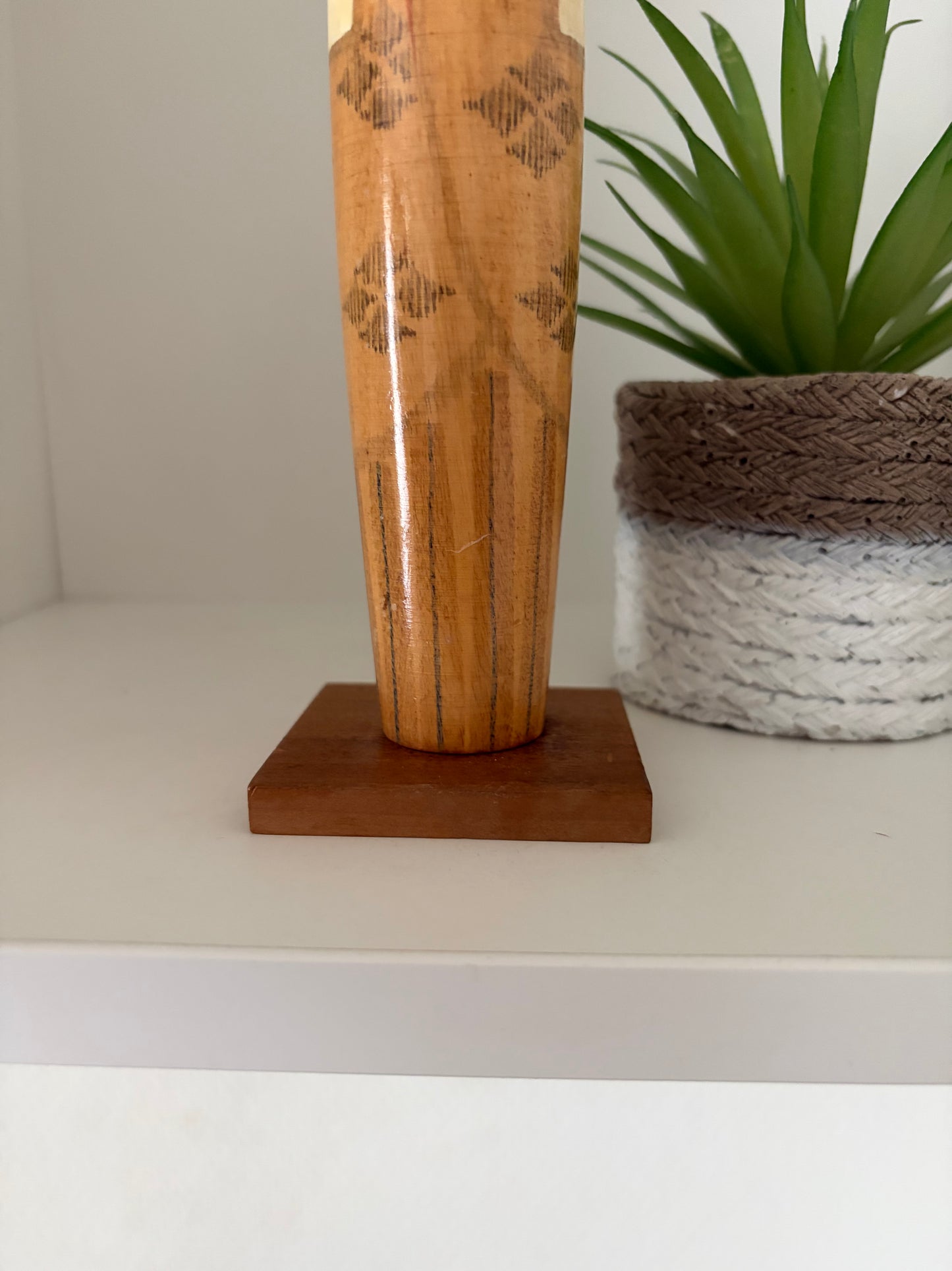 Vintage Sosaku kokeshi by Issetsu Kuribayashi (1924-2011)