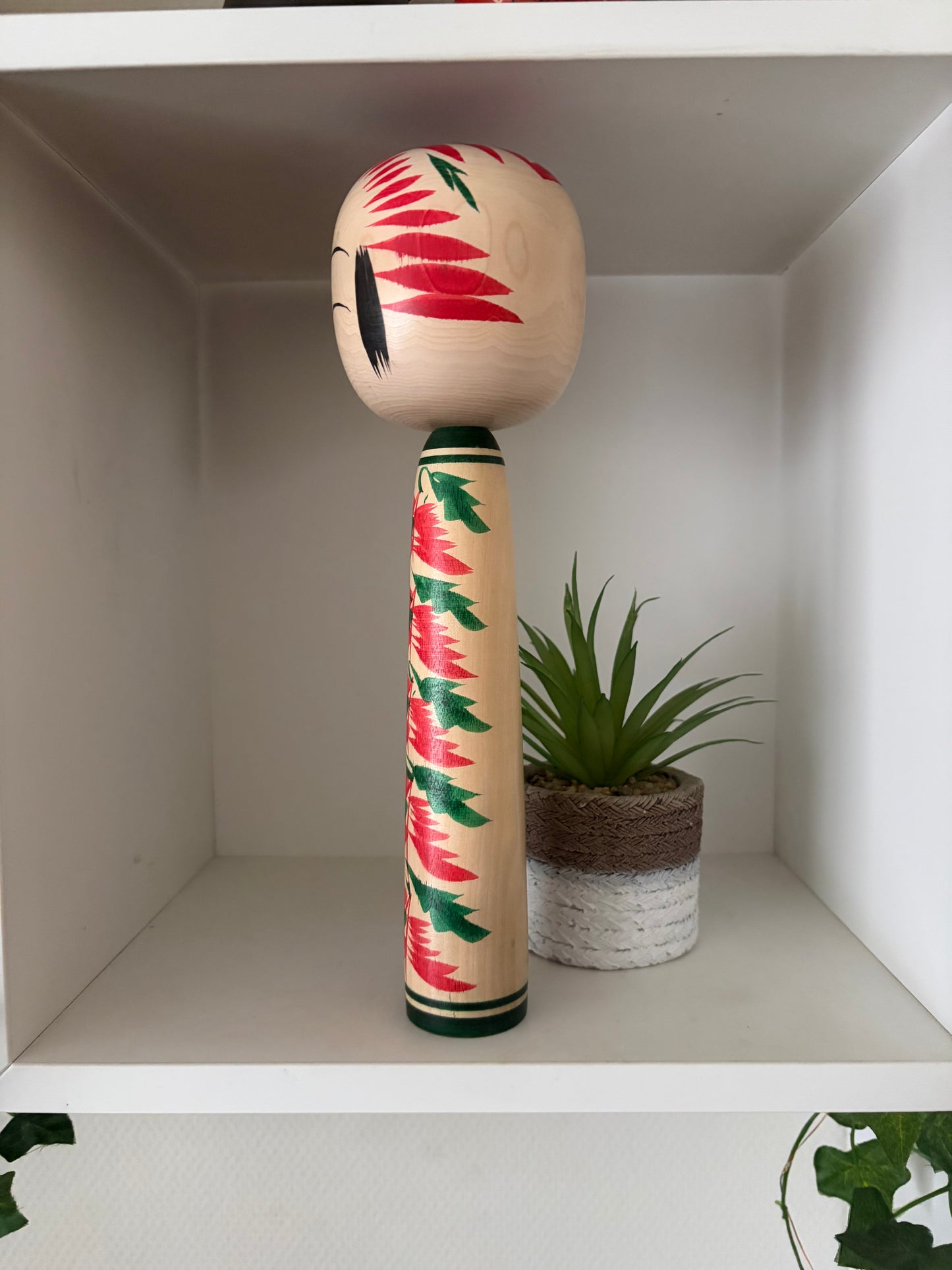 Lovely vintage traditional Togatta kokeshi by Teruo Sato (1919-)