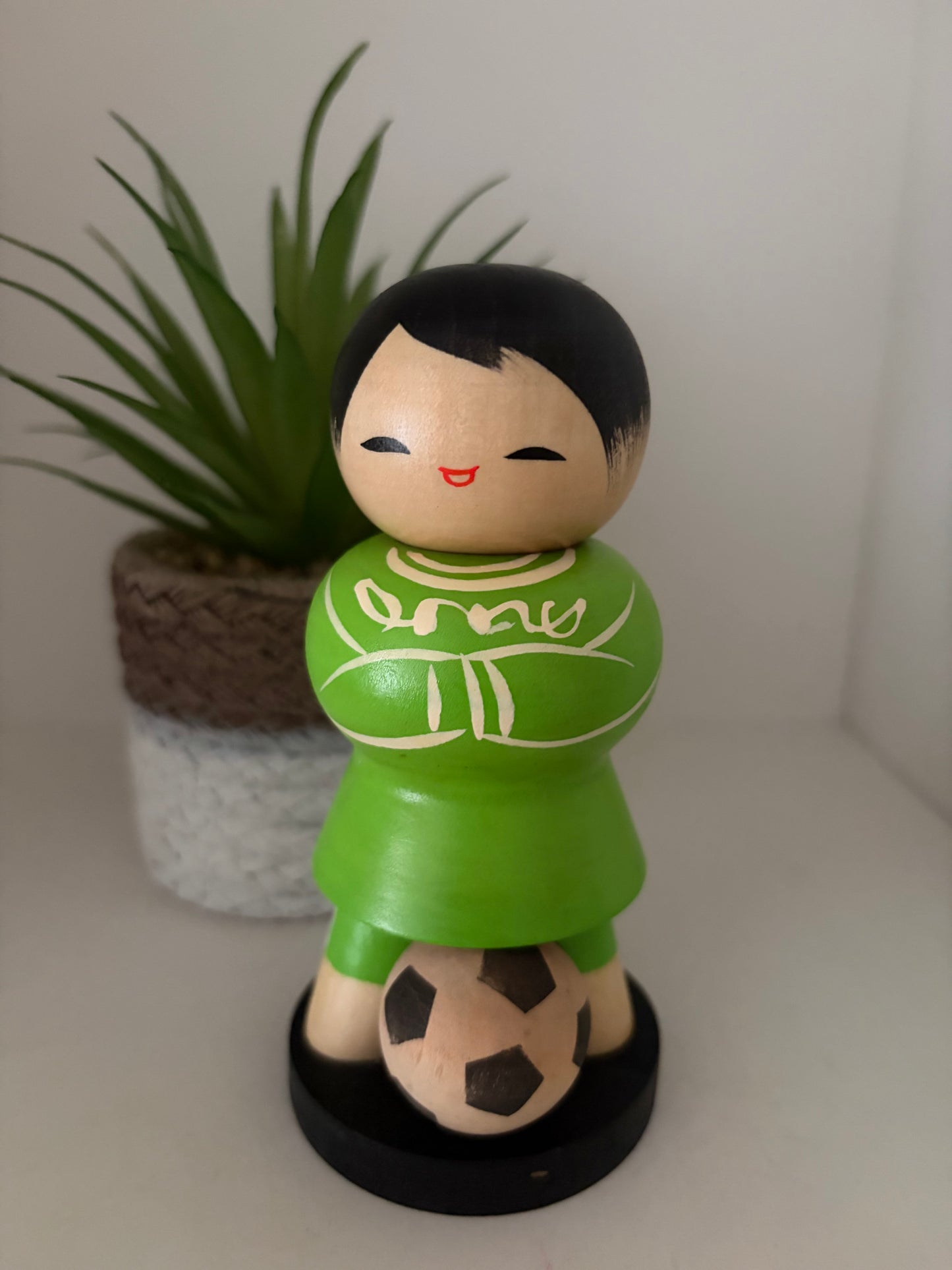 Vintage Sosaku kokeshi by Aoki Ryoka (1931-)