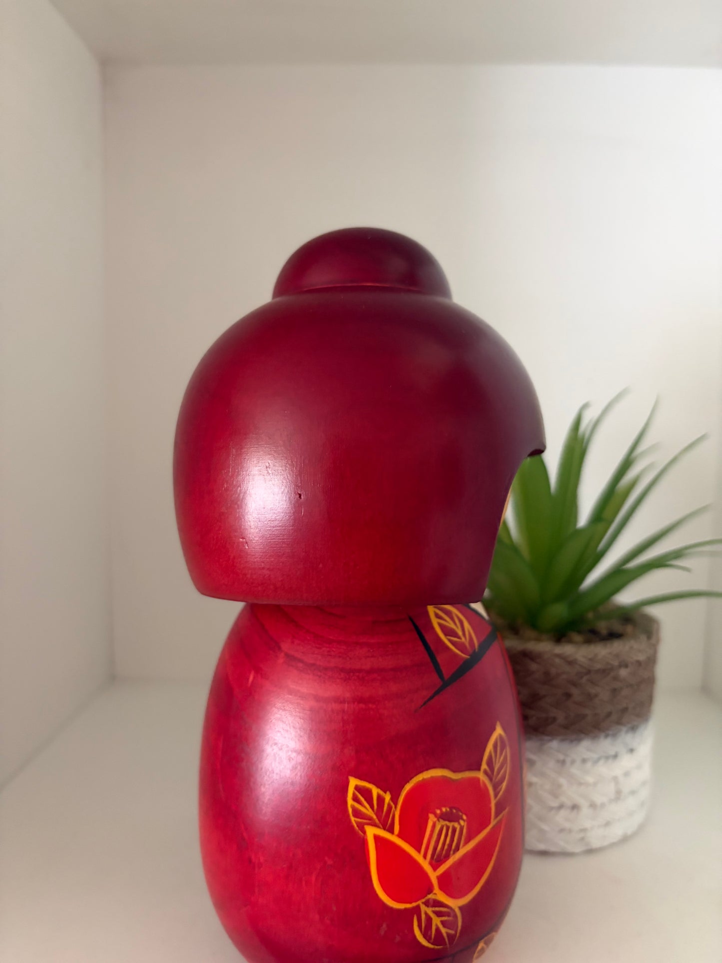 Beautiful vintage Gumma kokeshi by Hajime Miyashita (1940-)