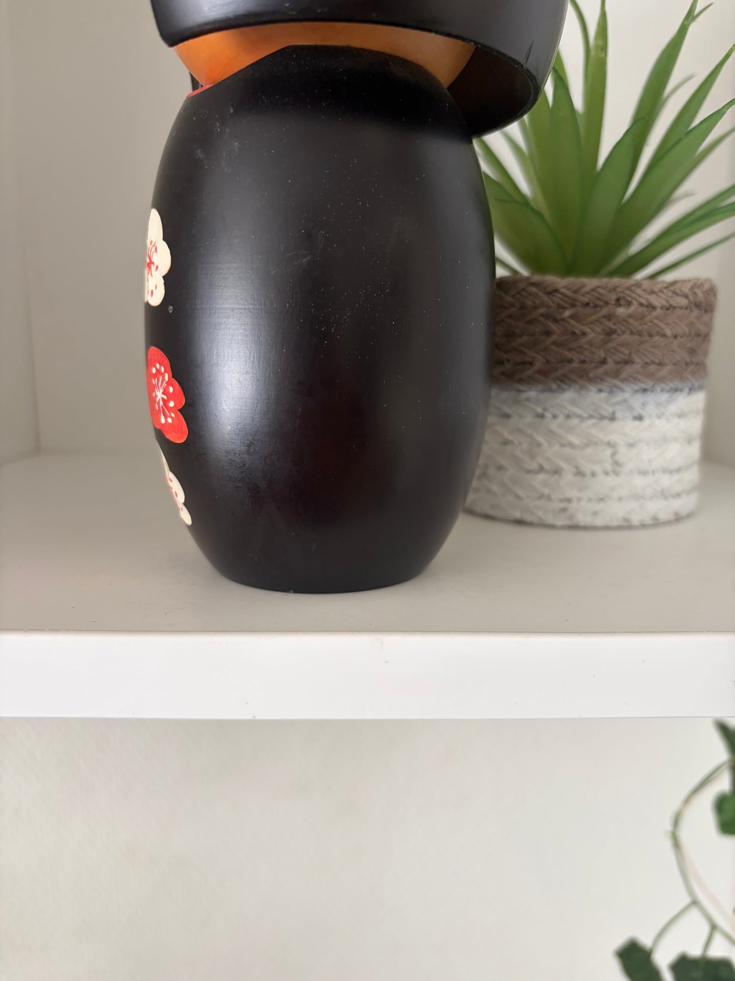 Vintage Sosaku kokeshi by Hajime Miyashita (1940-)