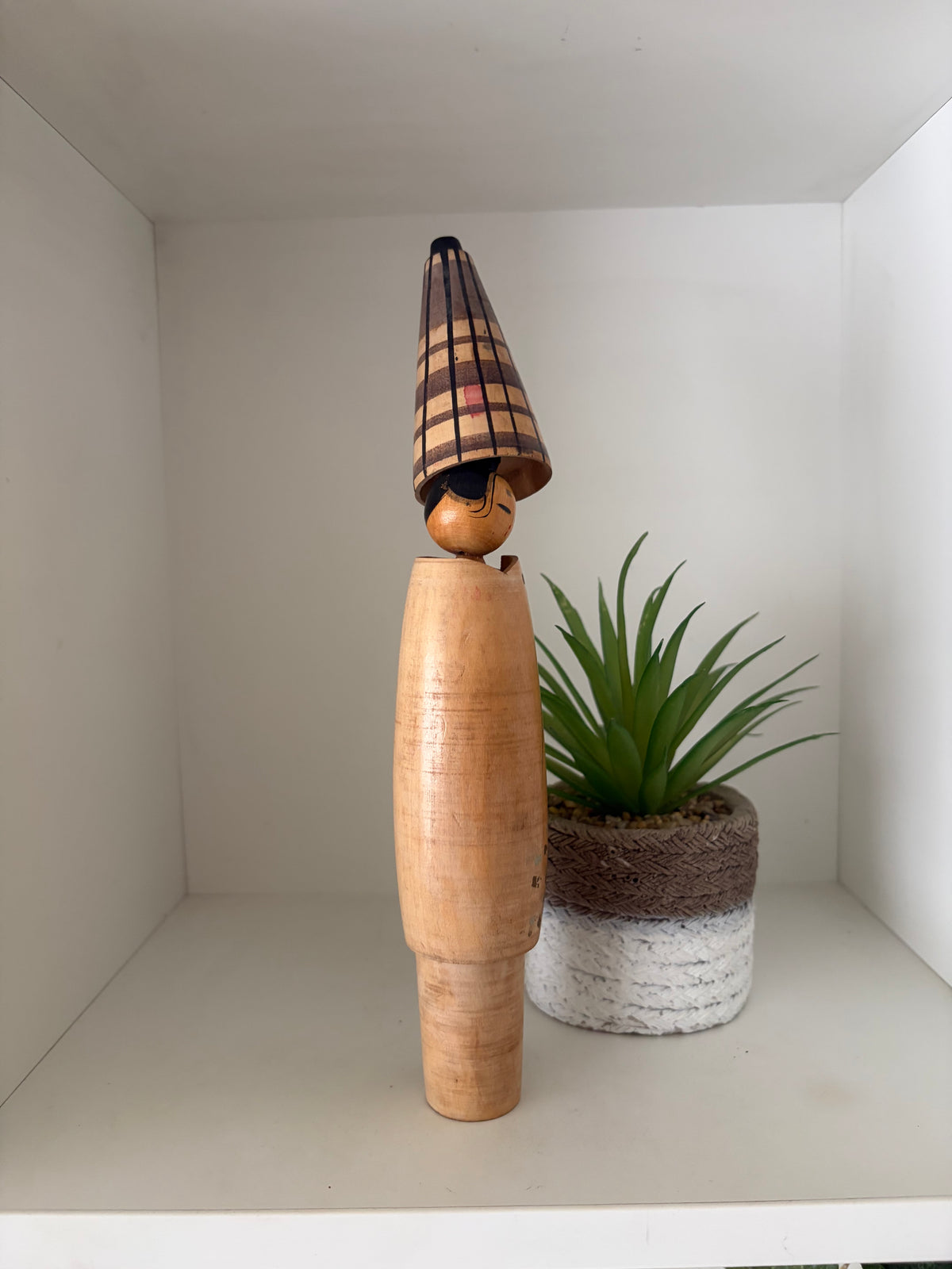 Vintage Gumma kokeshi by Hajime Miyashita (1940-)