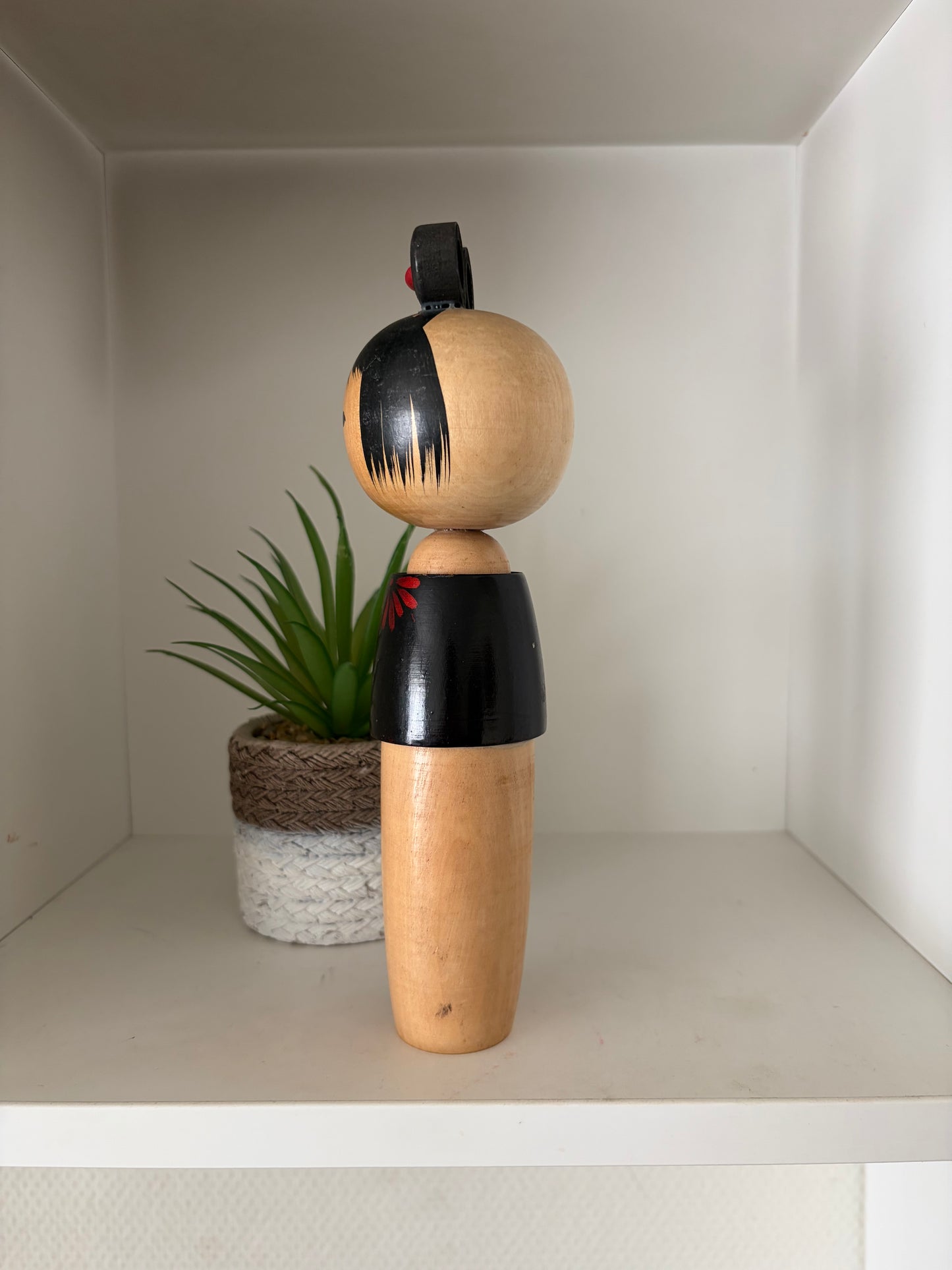 Lovely vintage Sosaku kokeshi by Fujiko