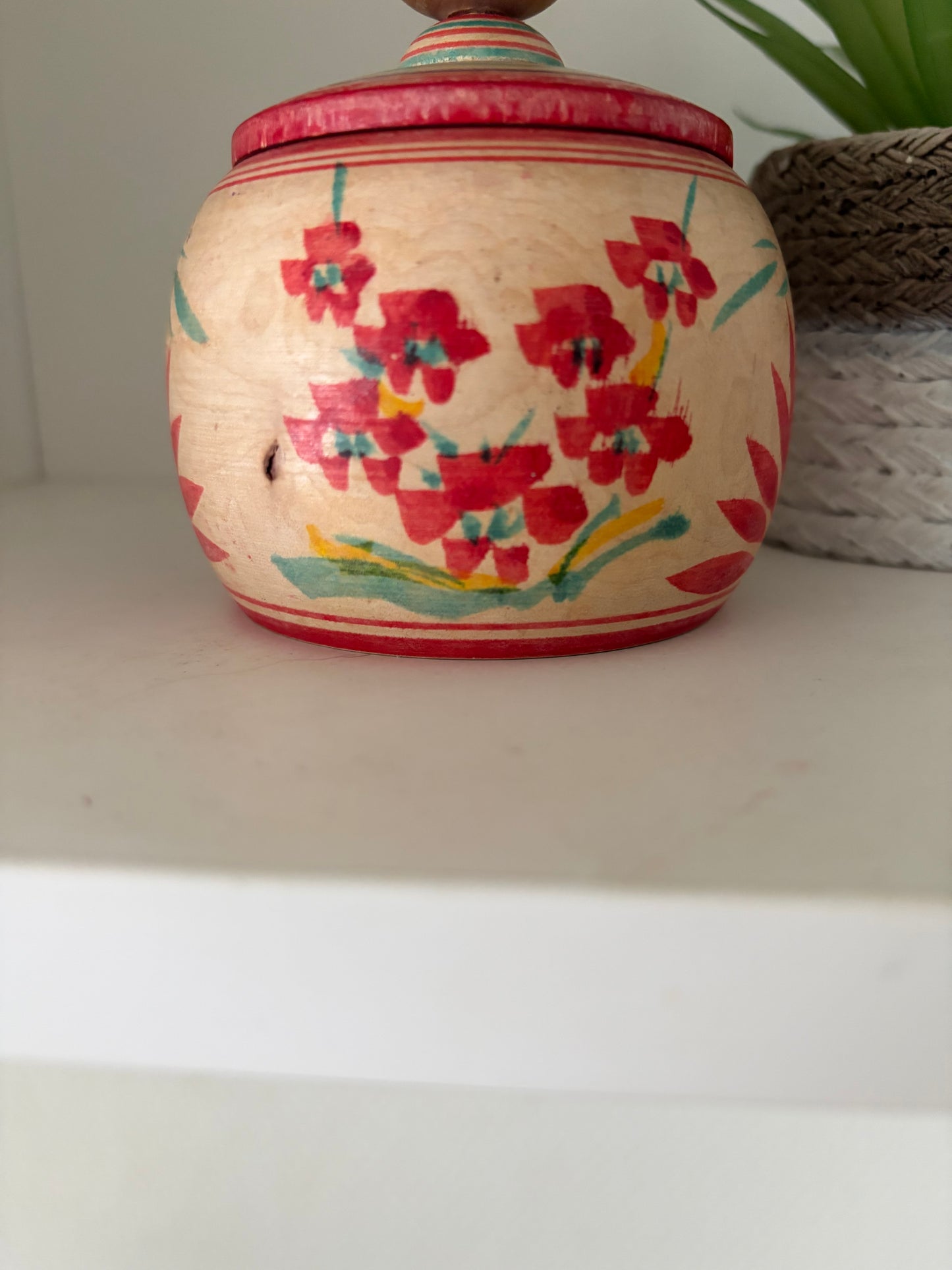 Vintage Ejiko kokeshi by Sato Tetsuro - With storage