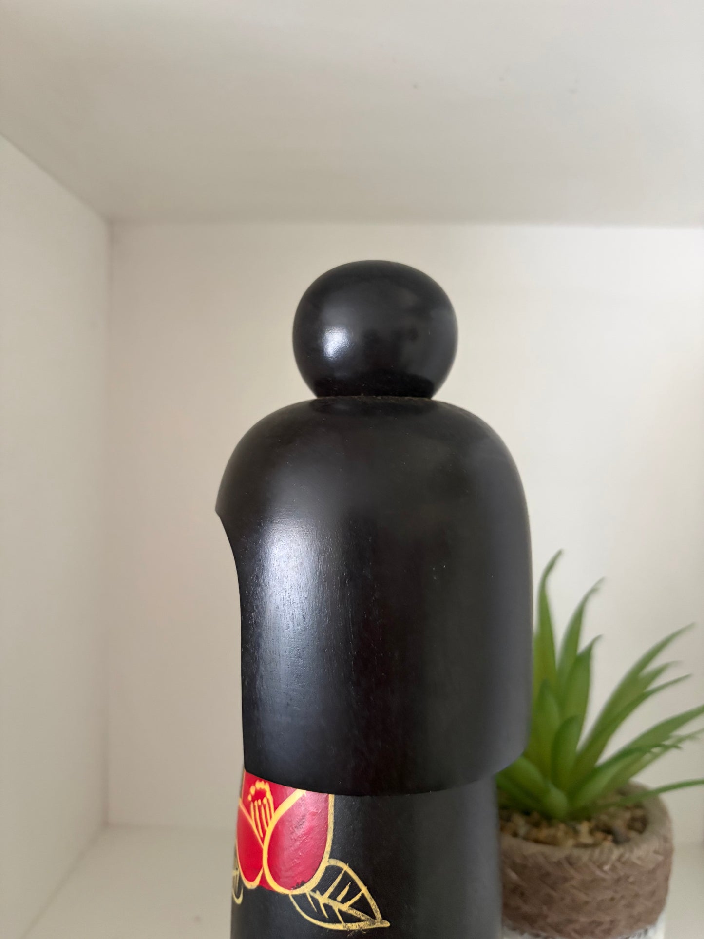 Vintage Gumma kokeshi by Hajime Miyashita (1940-)