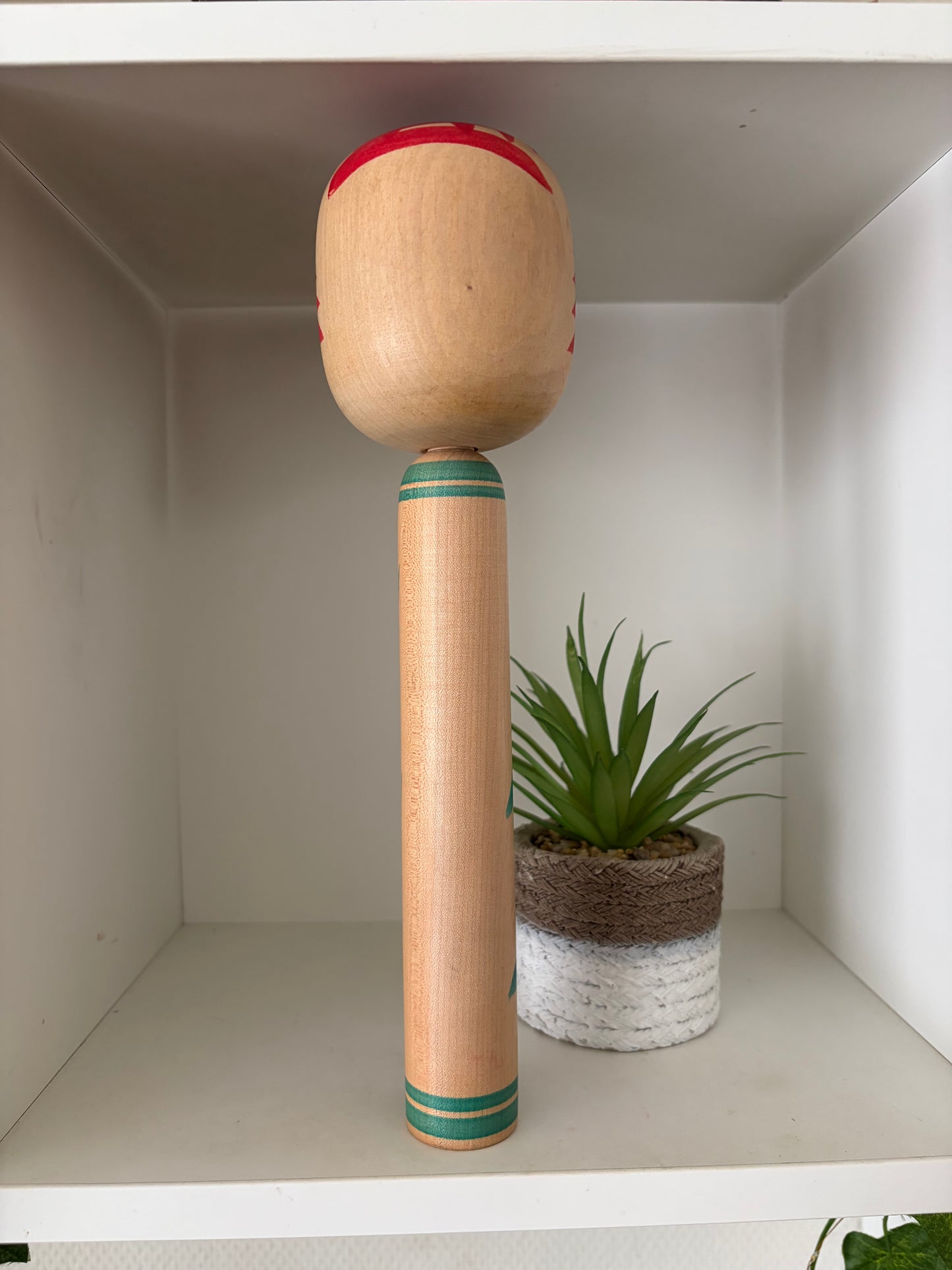Lovely vintage traditional Togatta kokeshi by Asakura Kinu